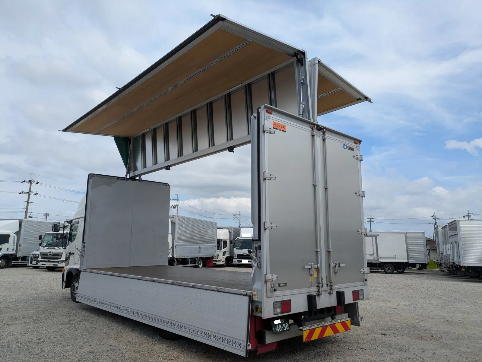 vehicle_image_20260810161030ov3GEsE6j3.webp