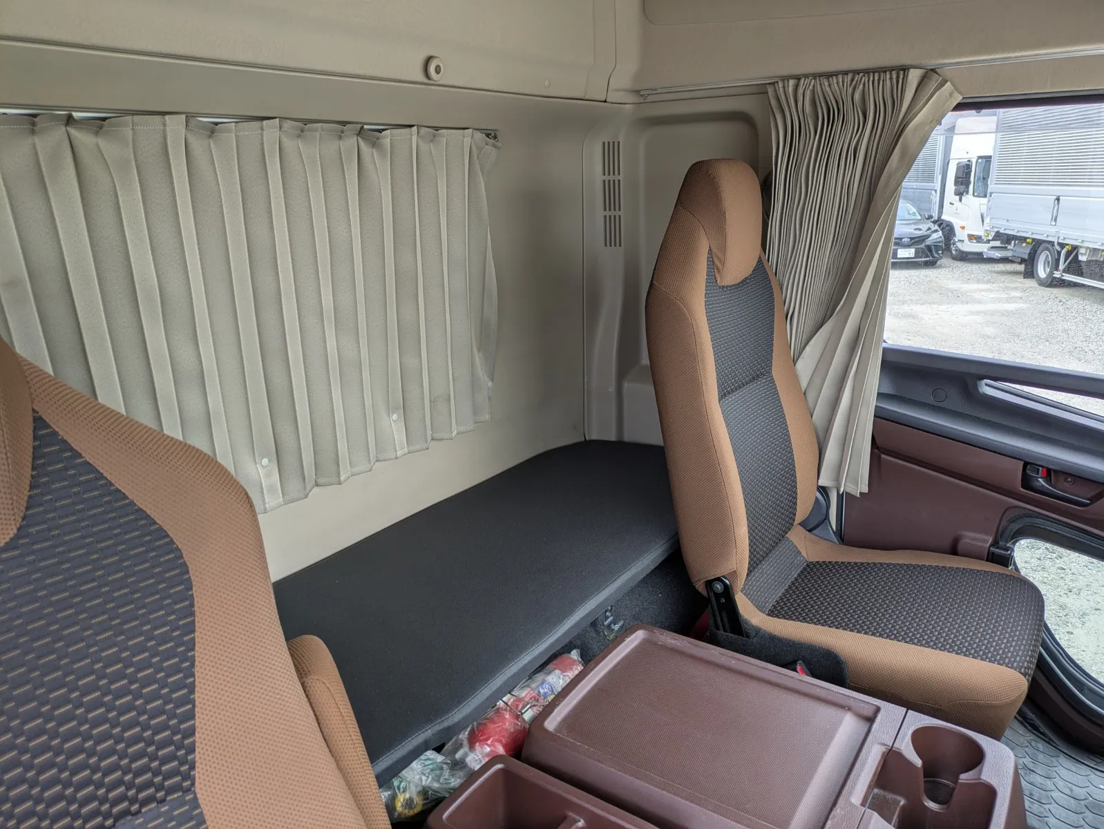 vehicle_image_20260810161032XndMeYcNPn.webp
