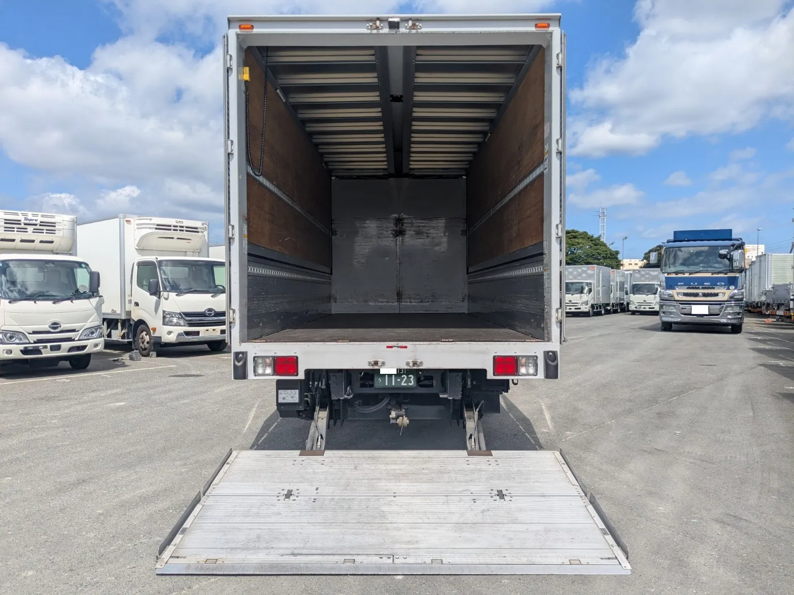 vehicle_image_202607151000023xGlmV128C.webp