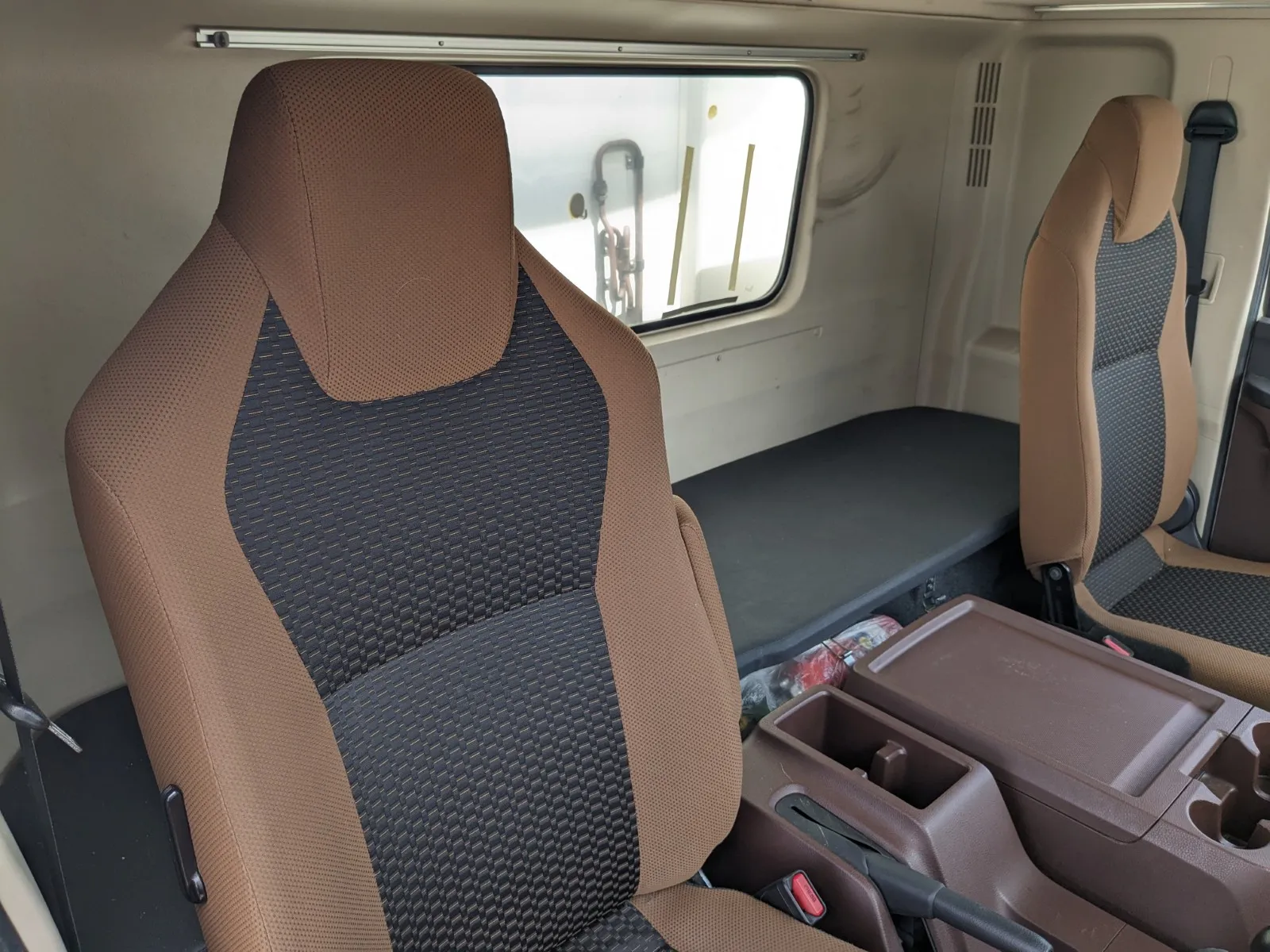 vehicle_image_202606190849403u8ICzEU5r.webp