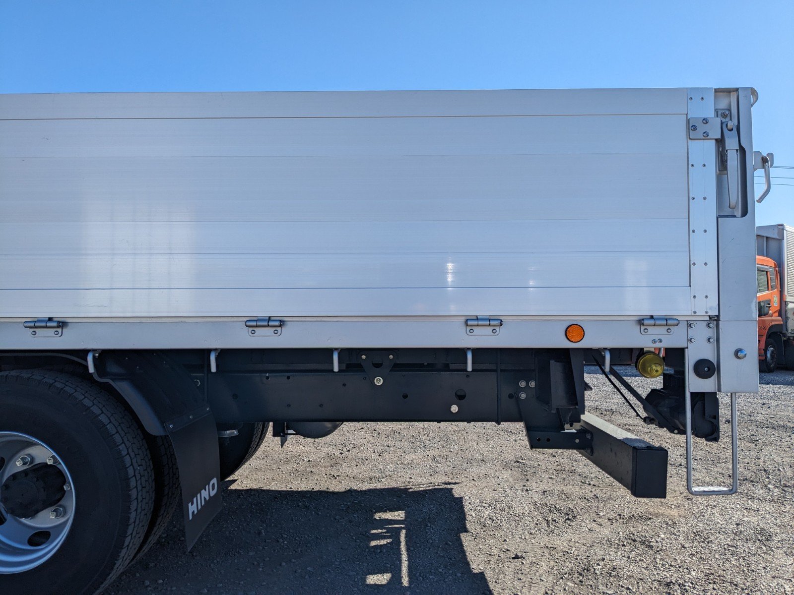 vehicle_image_20260302103538DmQy6jEveS.jpg