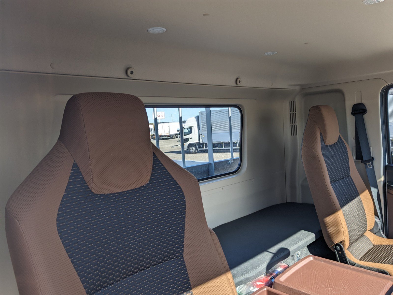 vehicle_image_20260302103538fUkhKWqrNs.jpg