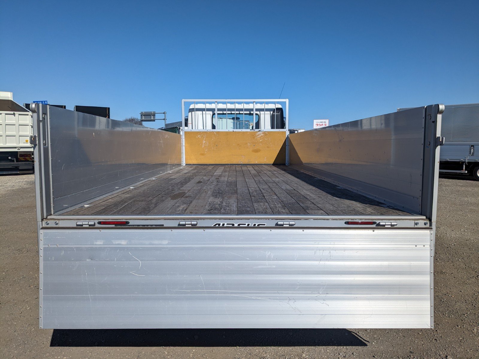 vehicle_image_20260302103538q9v9CWT6m2.jpg