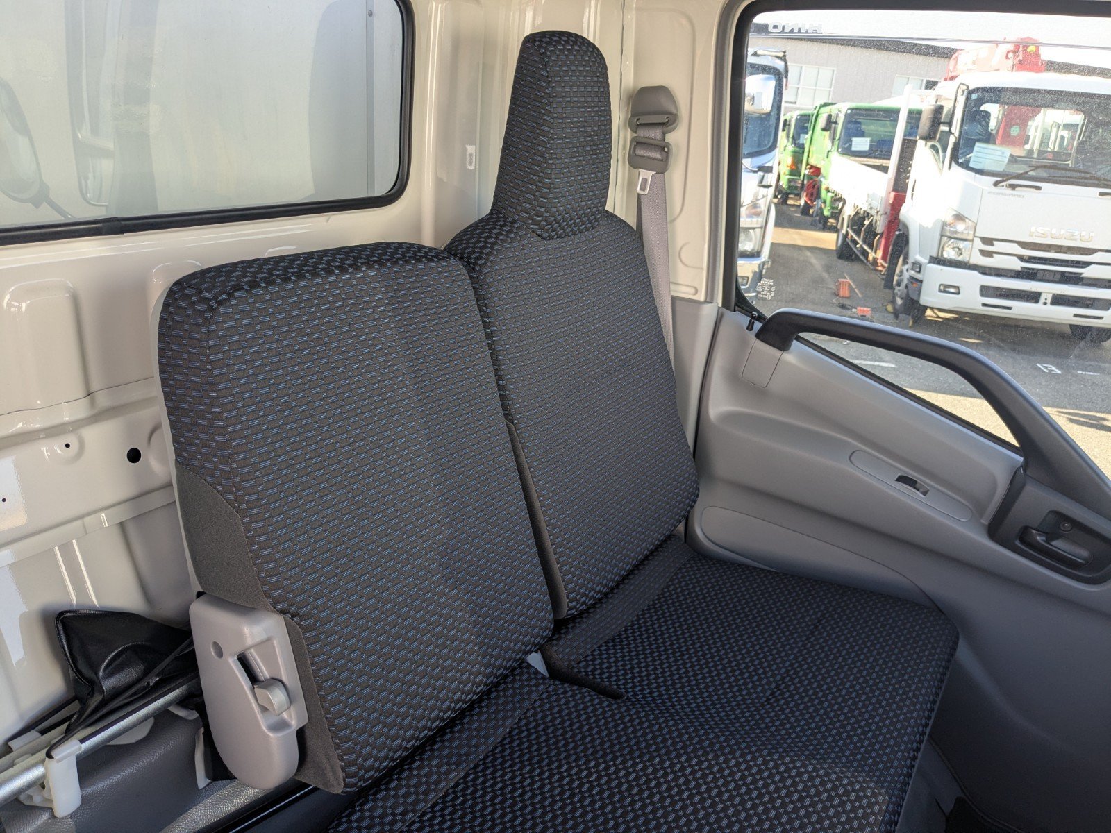 vehicle_image_20260116094923YXwbdlyONh.jpg