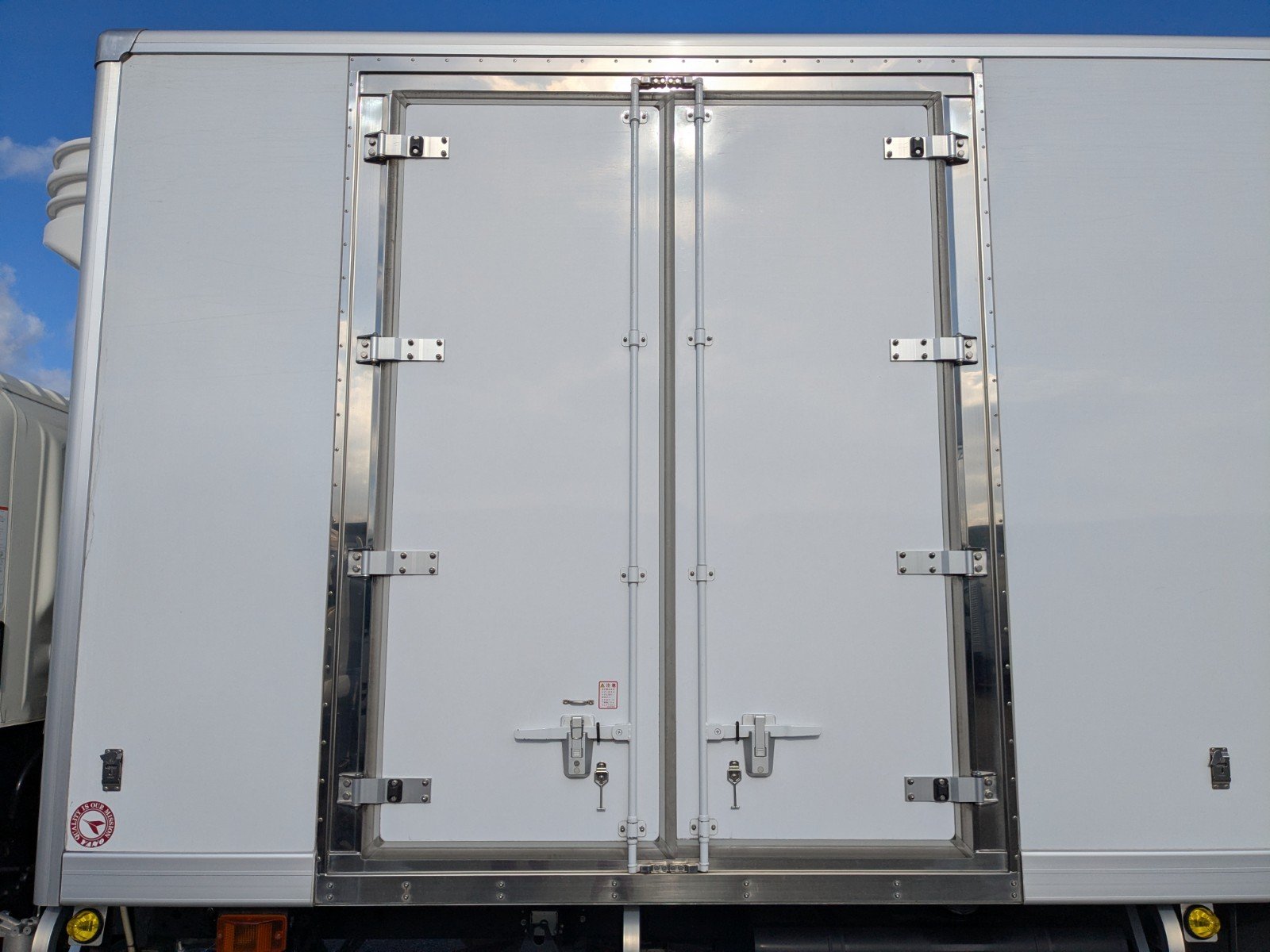 vehicle_image_20260126100946r4MwRSNRM6.jpg