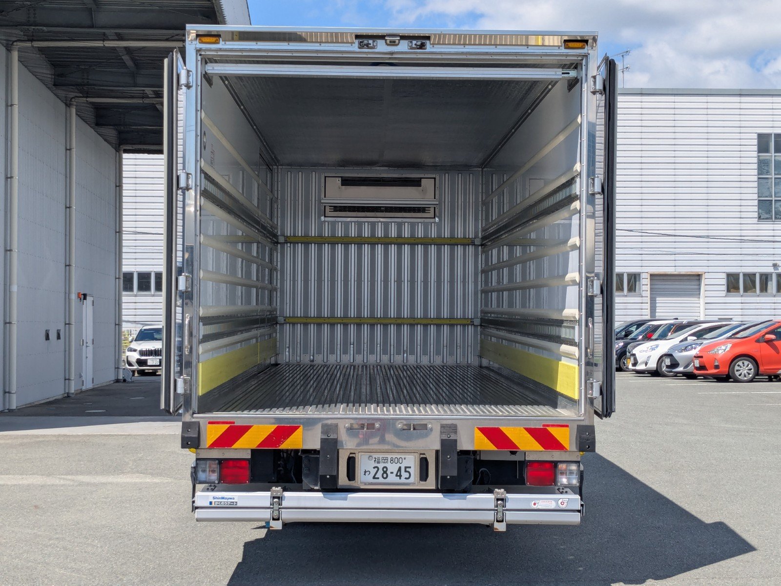 vehicle_image_20260422141105YXbV9ZG785.jpg