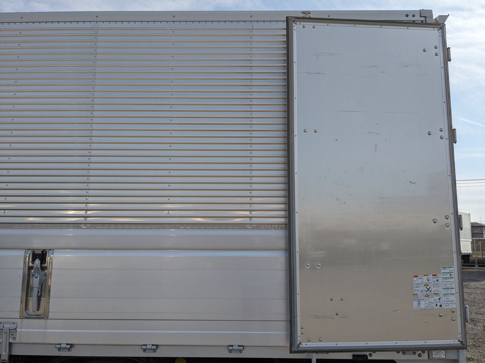 vehicle_image_20260207130532BJ5ZBkMjpP.jpg