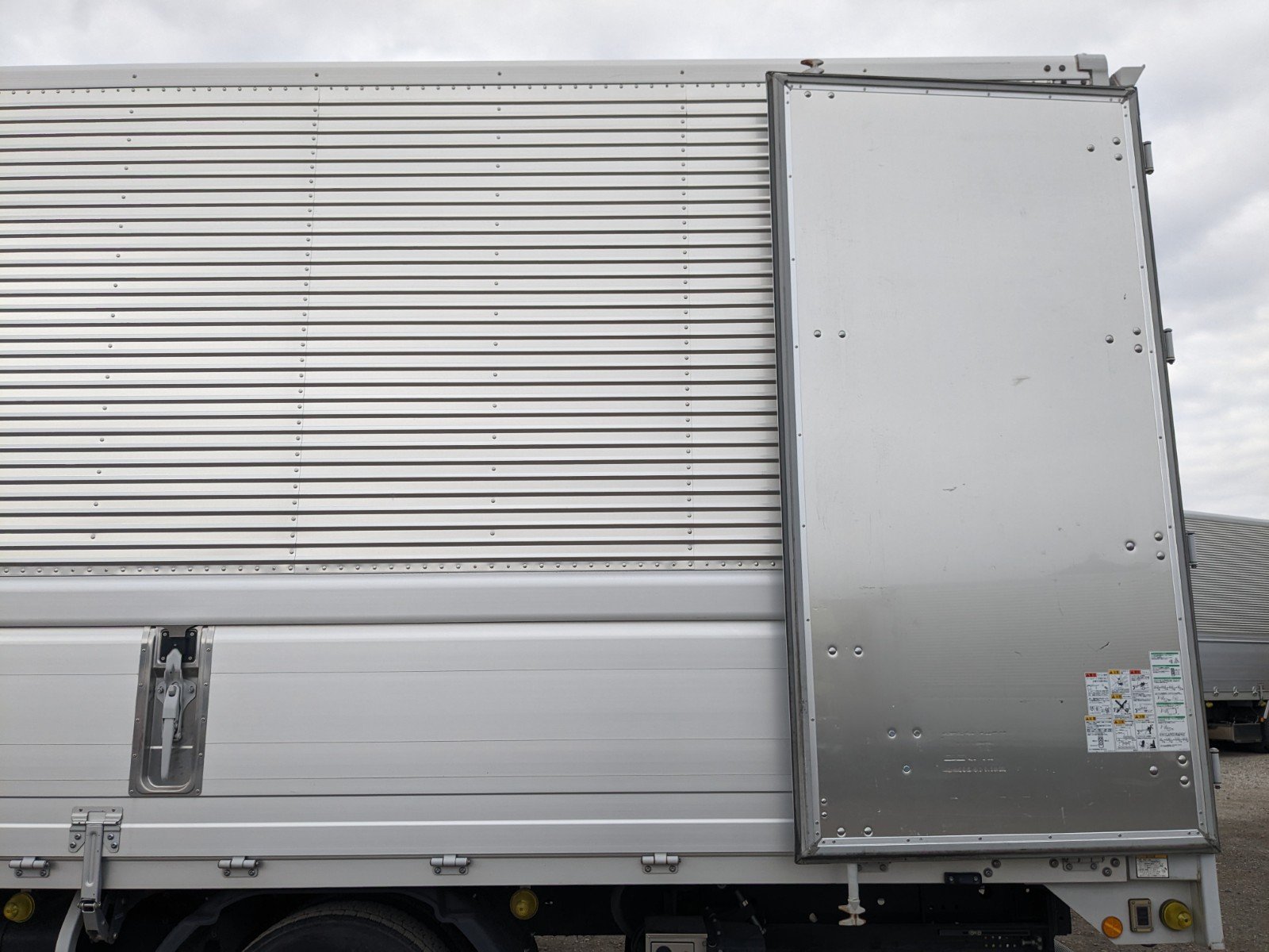 vehicle_image_20260306150833UHW9oEn6At.jpg