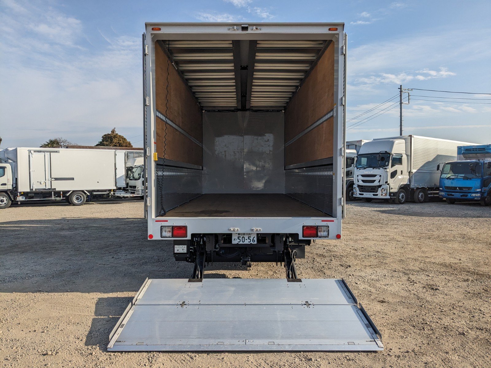 vehicle_image_20260207115519QZ1OG0QW74.jpg