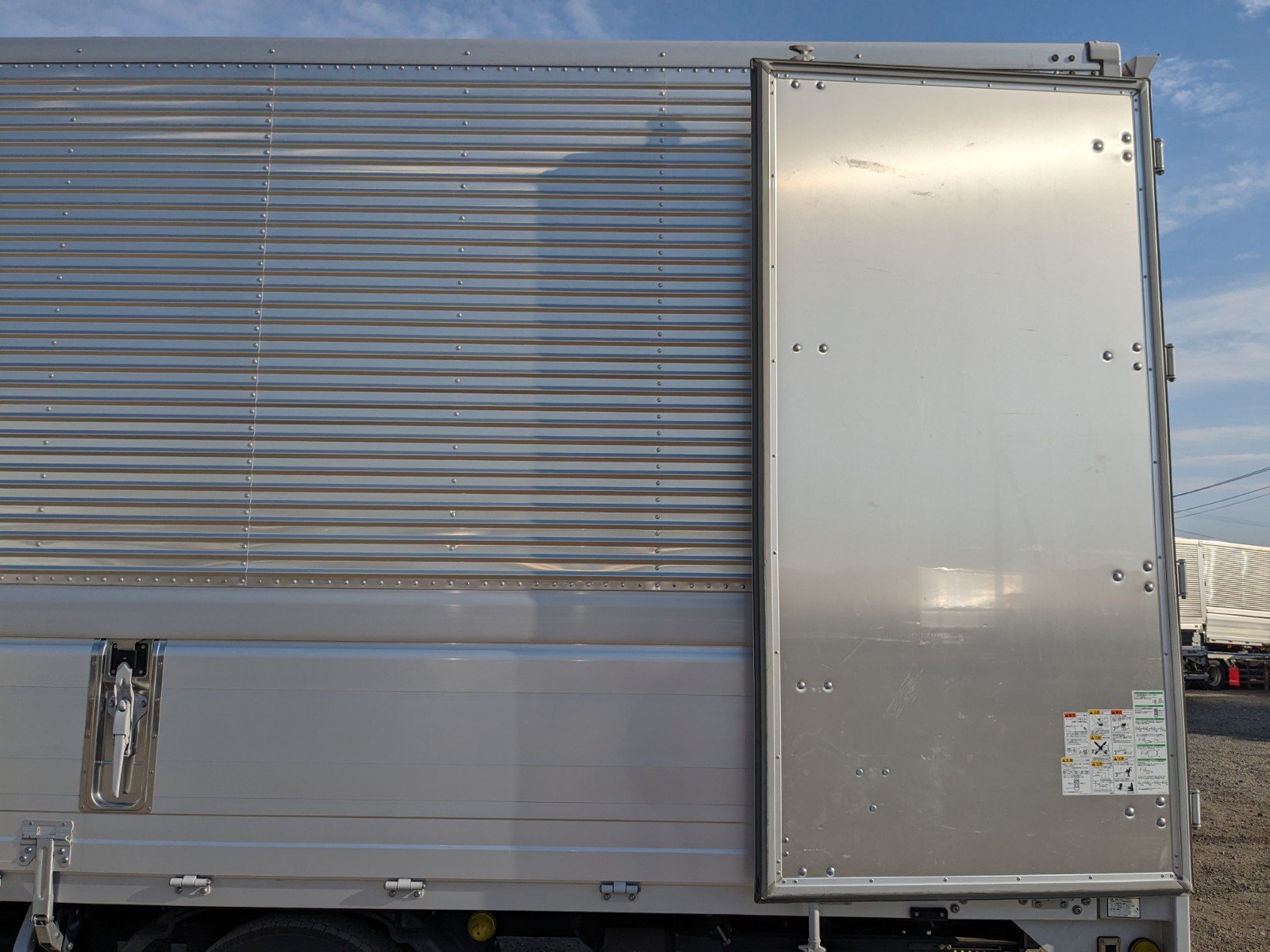 vehicle_image_20260207115519QpznjD52Sc.jpg