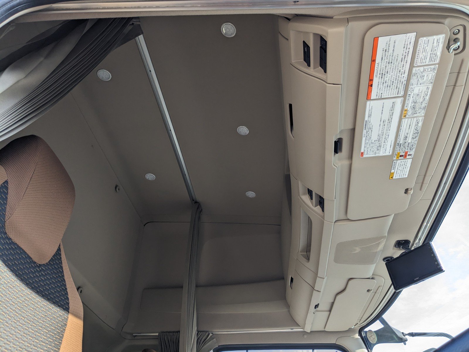 vehicle_image_20260207115519qfNB5QJXNr.jpg