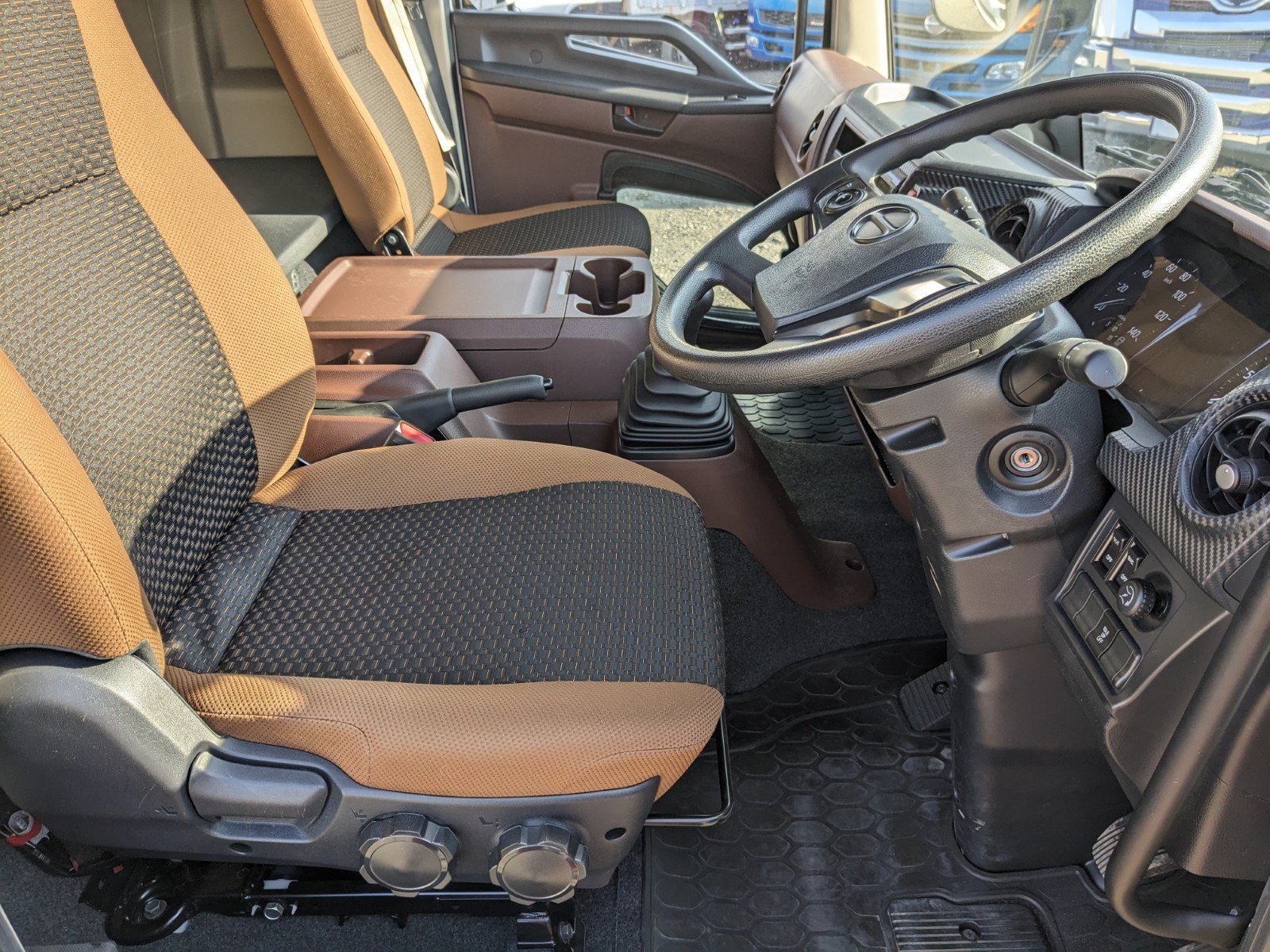 vehicle_image_20260207115519uuiuymuzEn.jpg