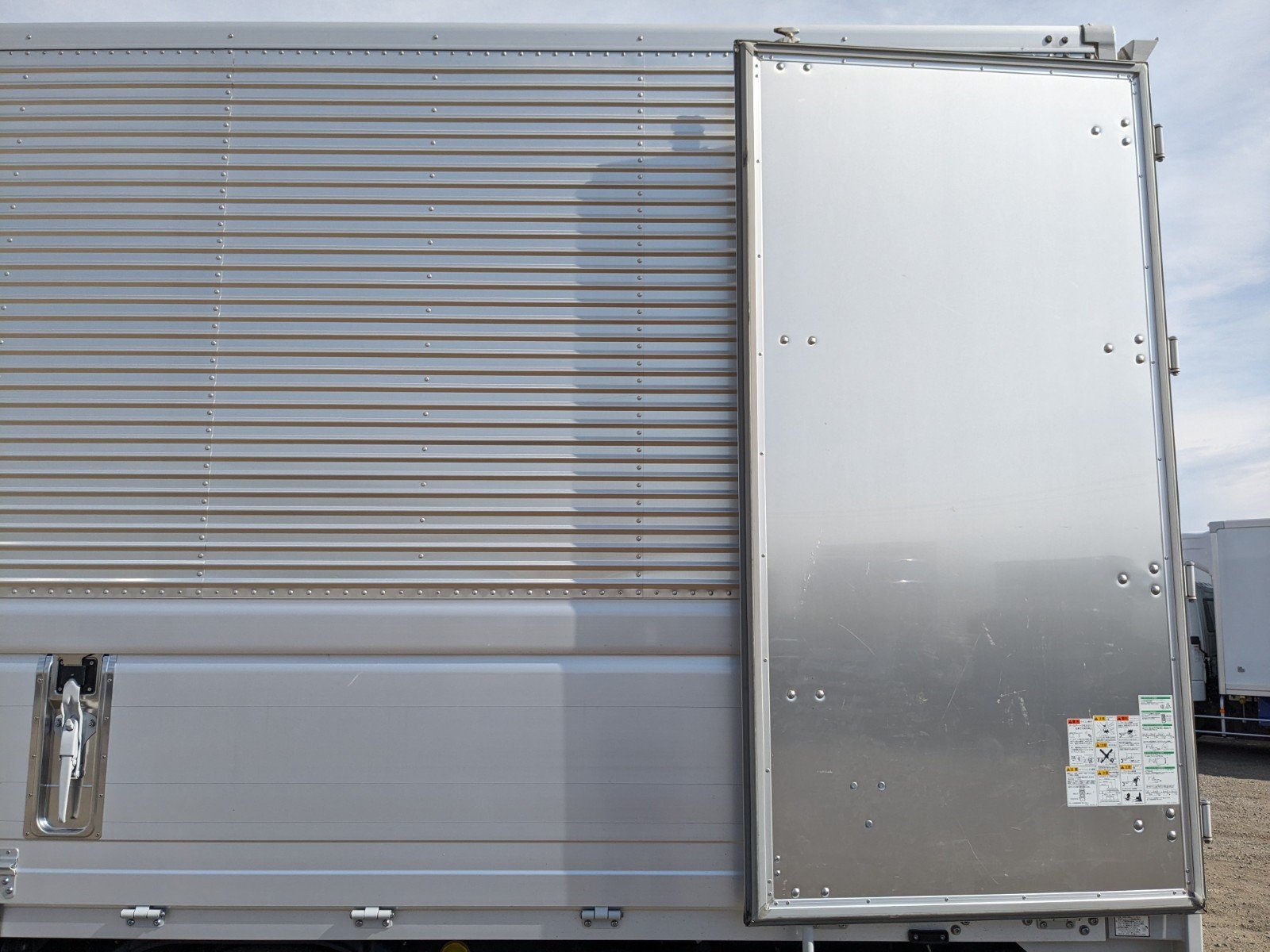 vehicle_image_20260207115047q2vQcOUNOs.jpg