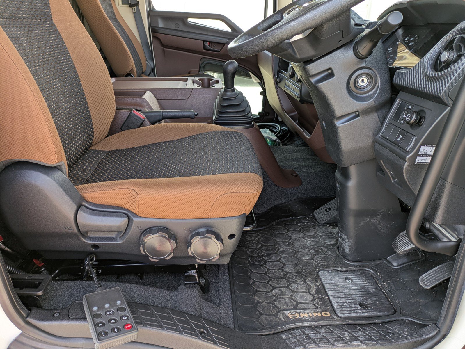 vehicle_image_20260312085732DyA1iYY9cw.jpg