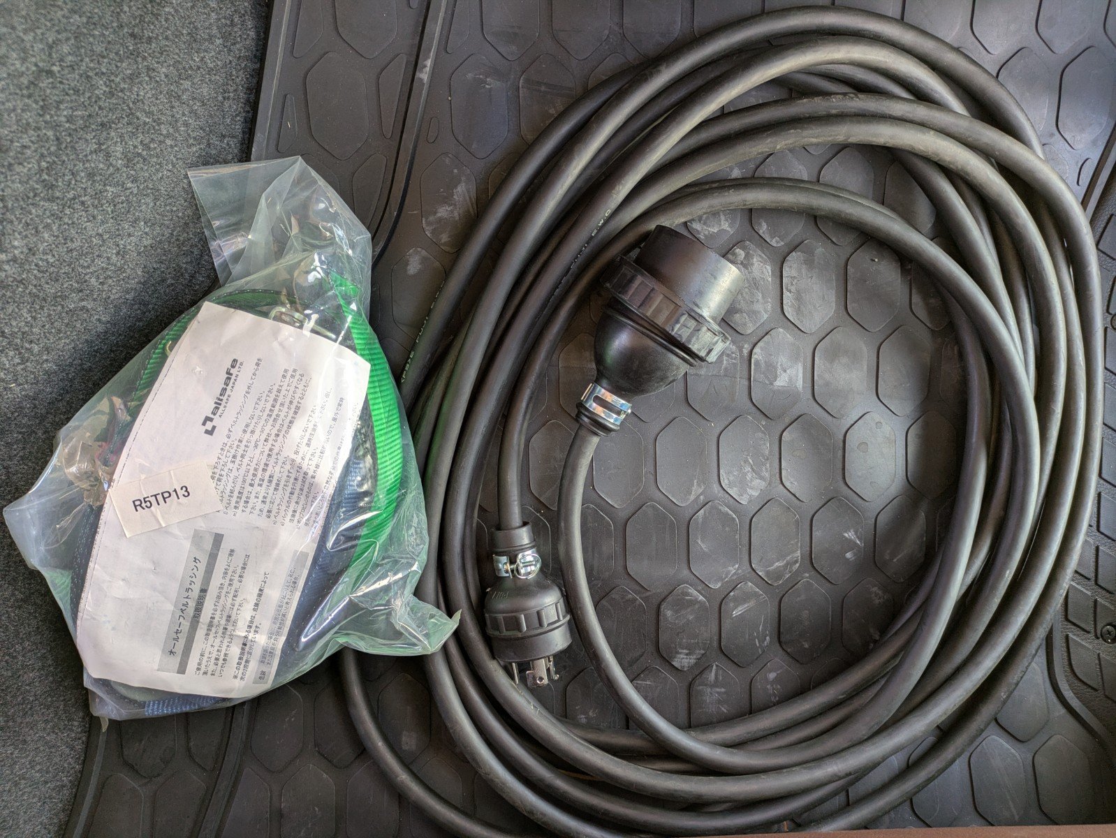 vehicle_image_20260312085732gOXiyLRqDB.jpg