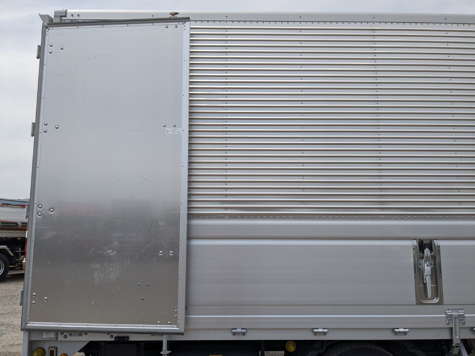 vehicle_image_20260606142300bA7WpZpibO.jpg