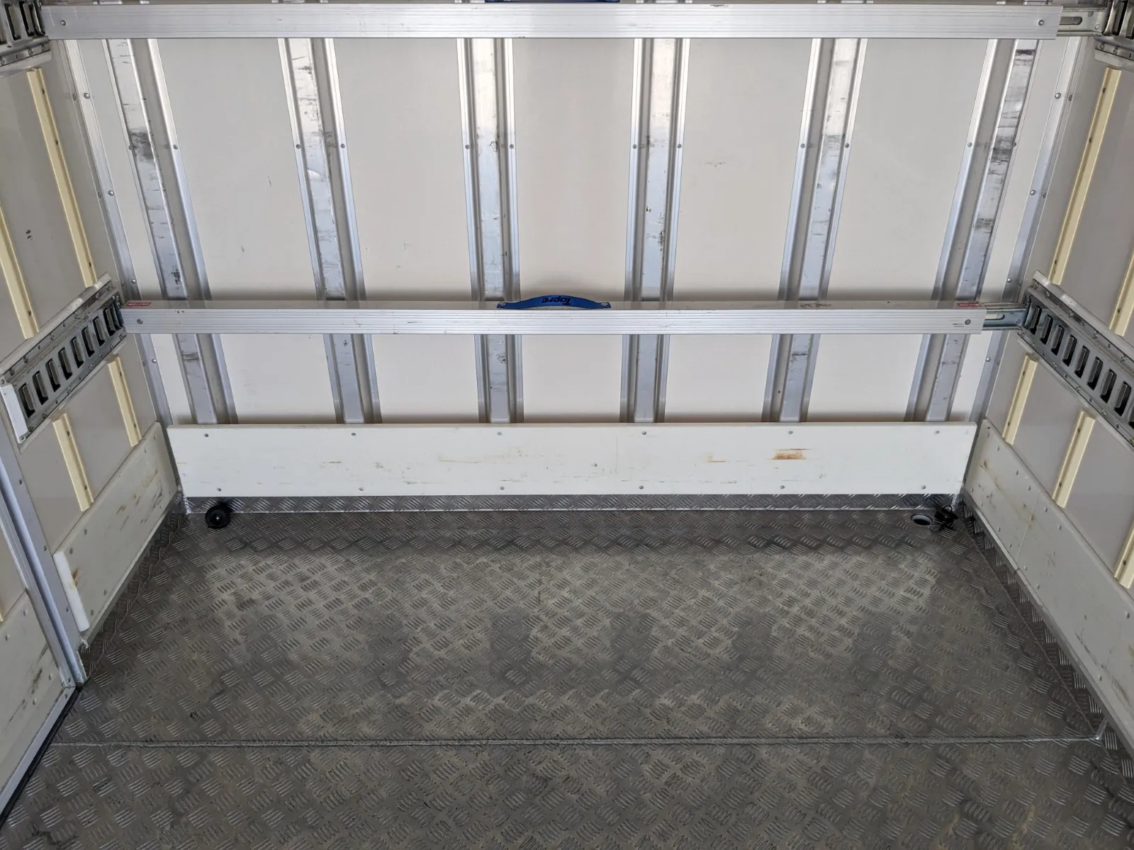 vehicle_image_20260713180832fV9qgyI8iE.webp