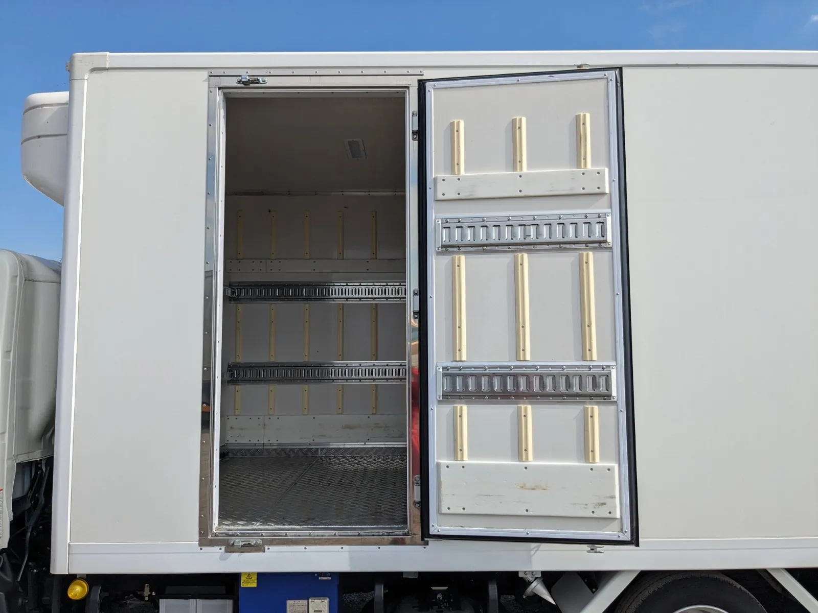 vehicle_image_20260713180836QqQvjxQ7P4.webp