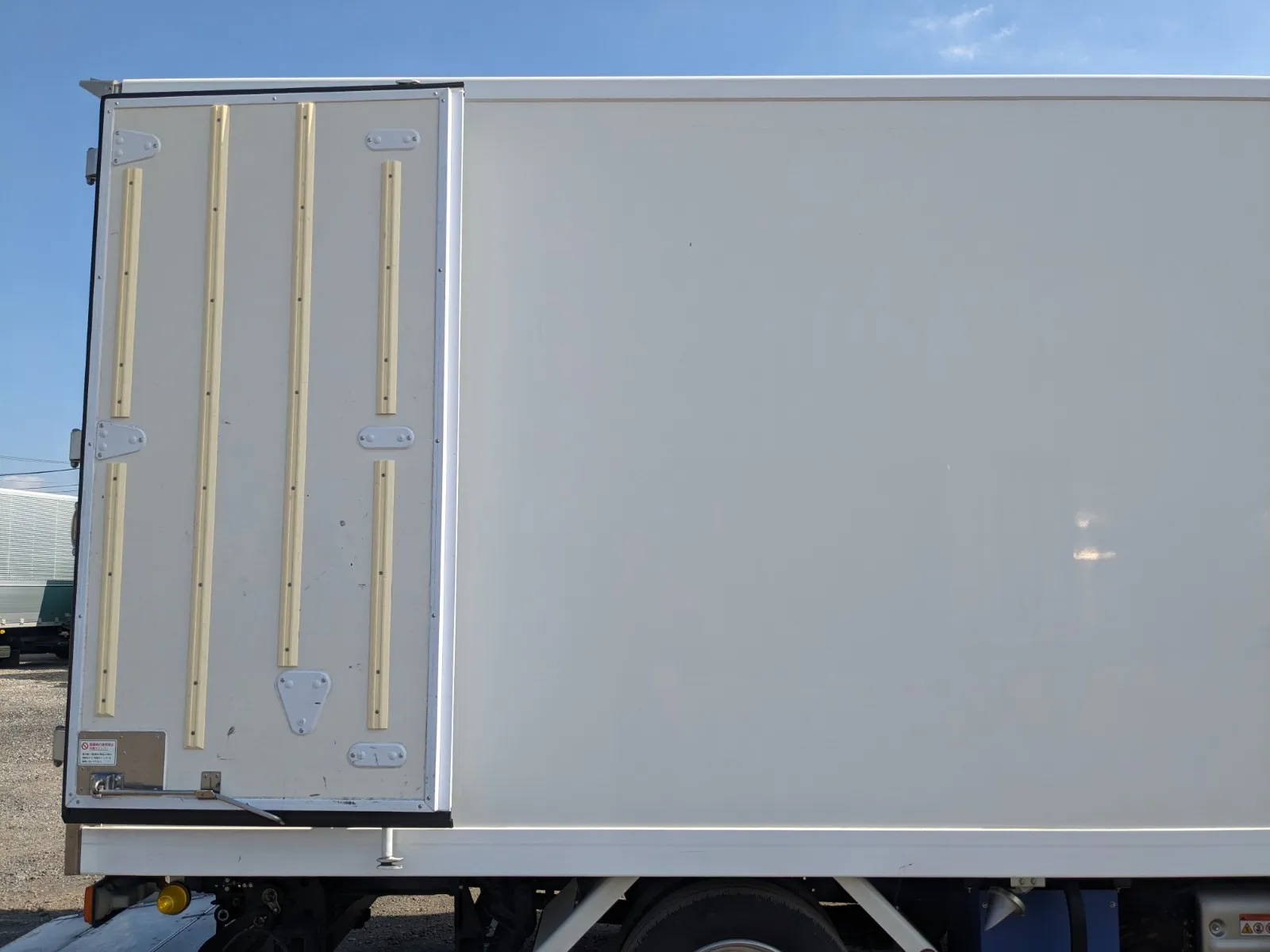 vehicle_image_20260713180837BeLA799zHB.webp