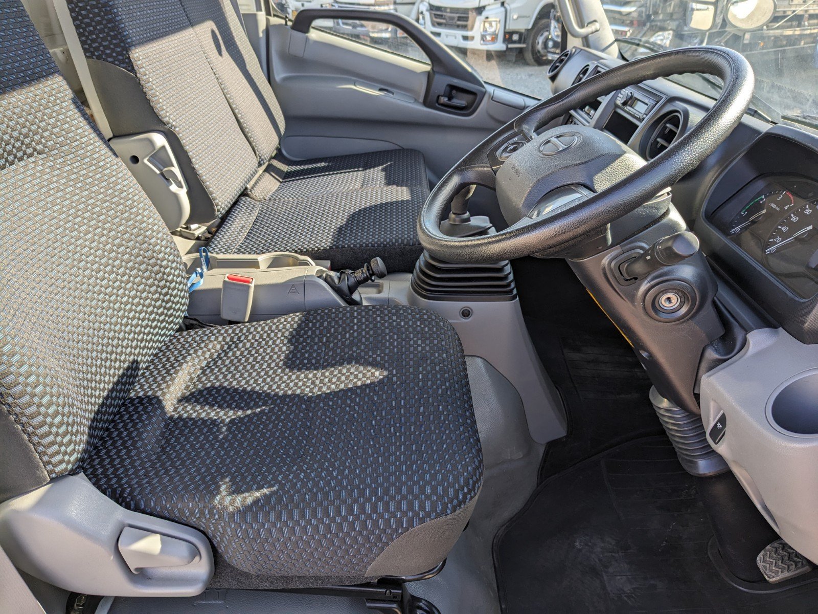 vehicle_image_20260126113116yDZanRWmmk.jpg