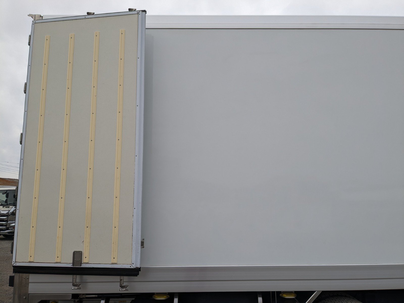 vehicle_image_20260410143504KPEhLShTlw.jpg
