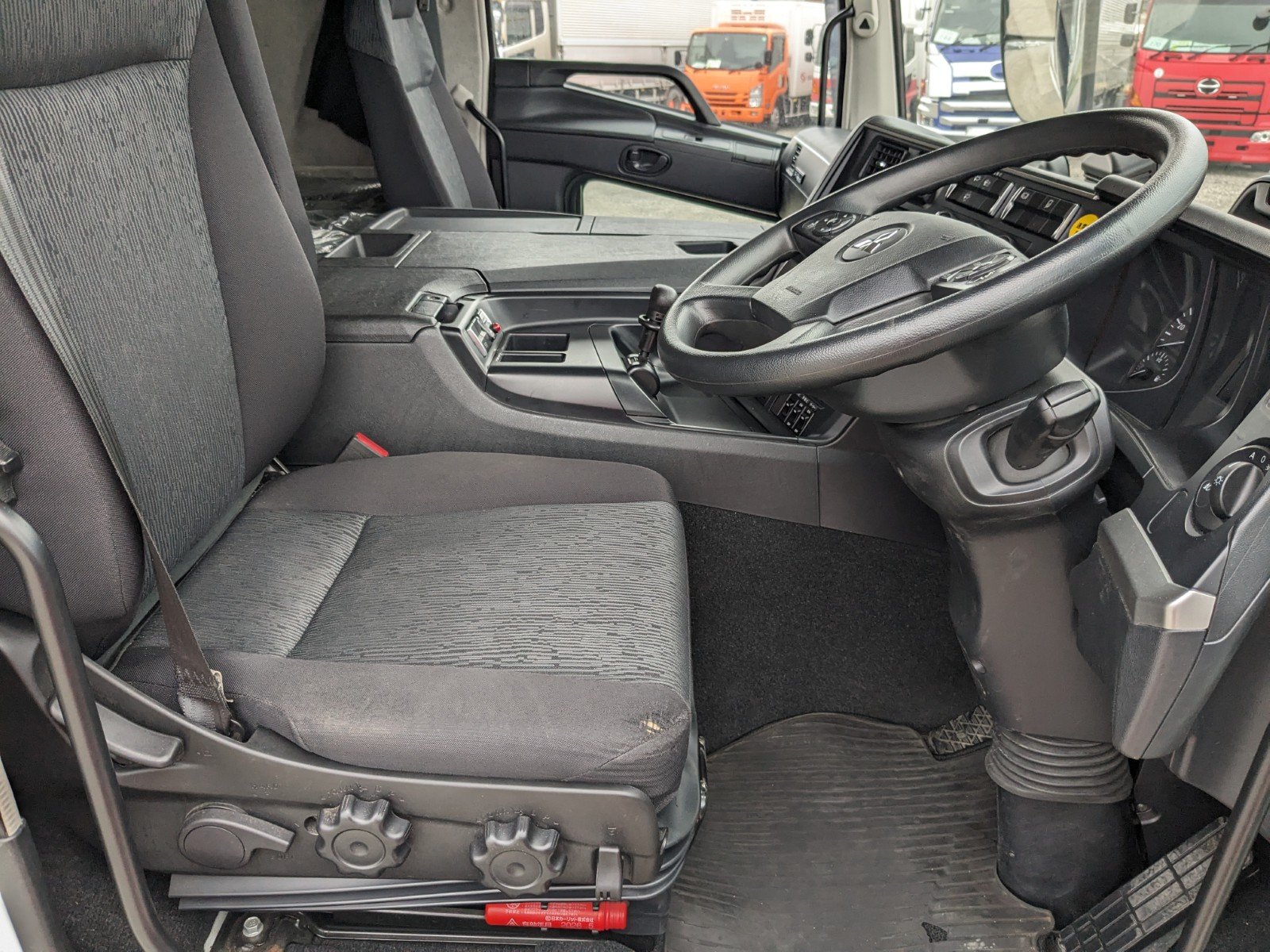 vehicle_image_20260410143504MJnhuQJRFD.jpg