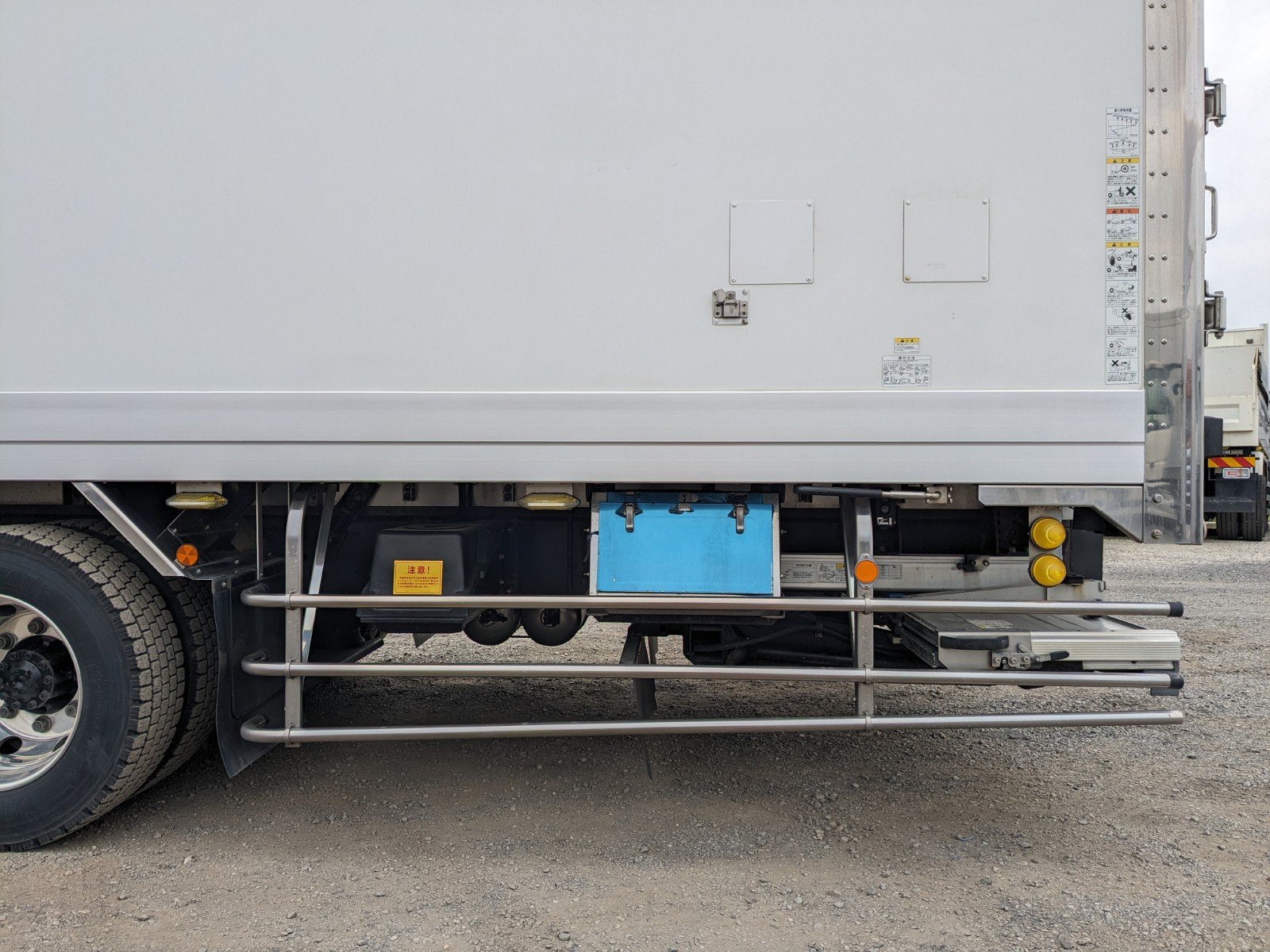 vehicle_image_20260410143504SUj8VbRTd6.jpg