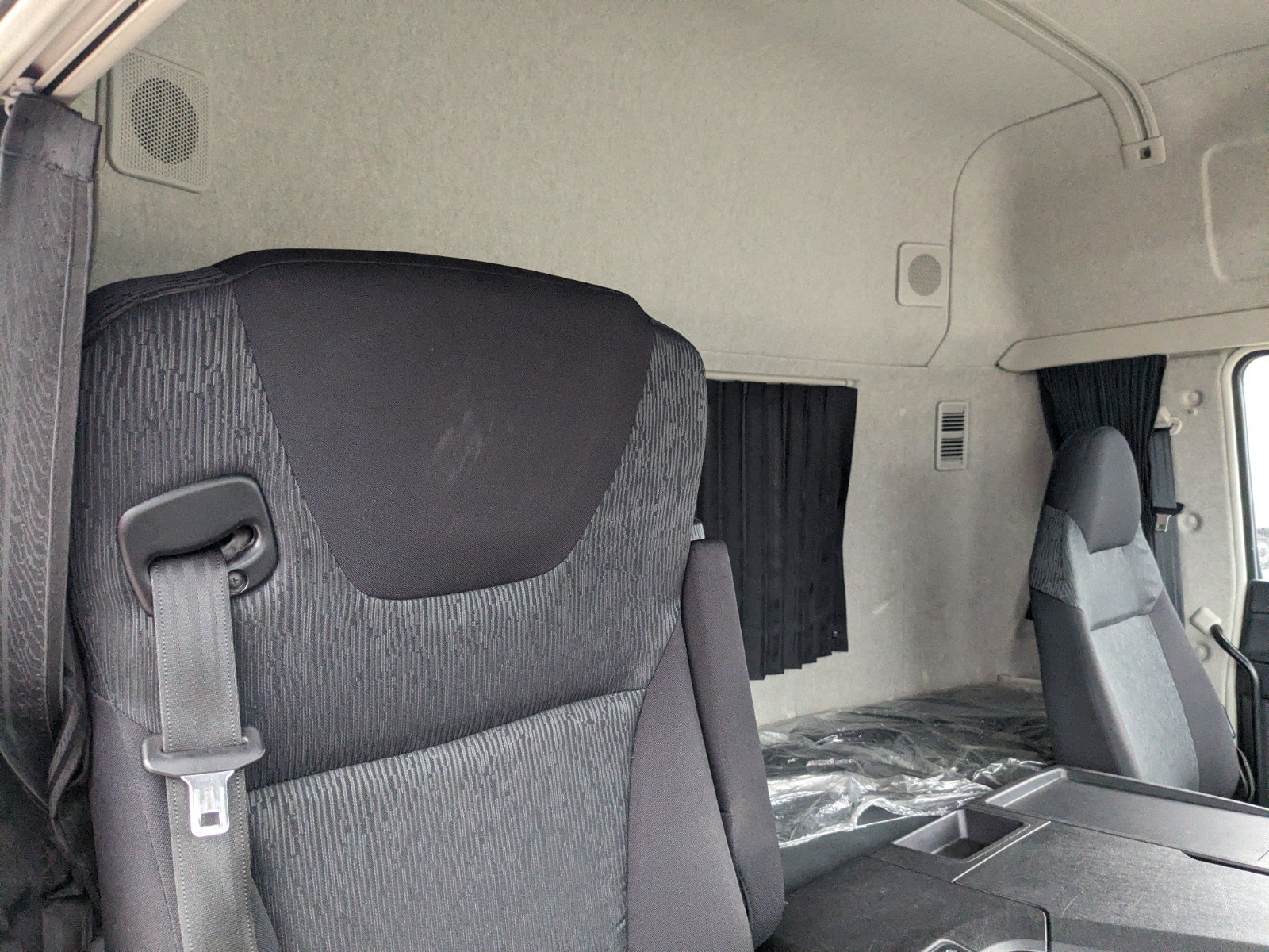 vehicle_image_20260410143504eAHbvhEGtn.jpg