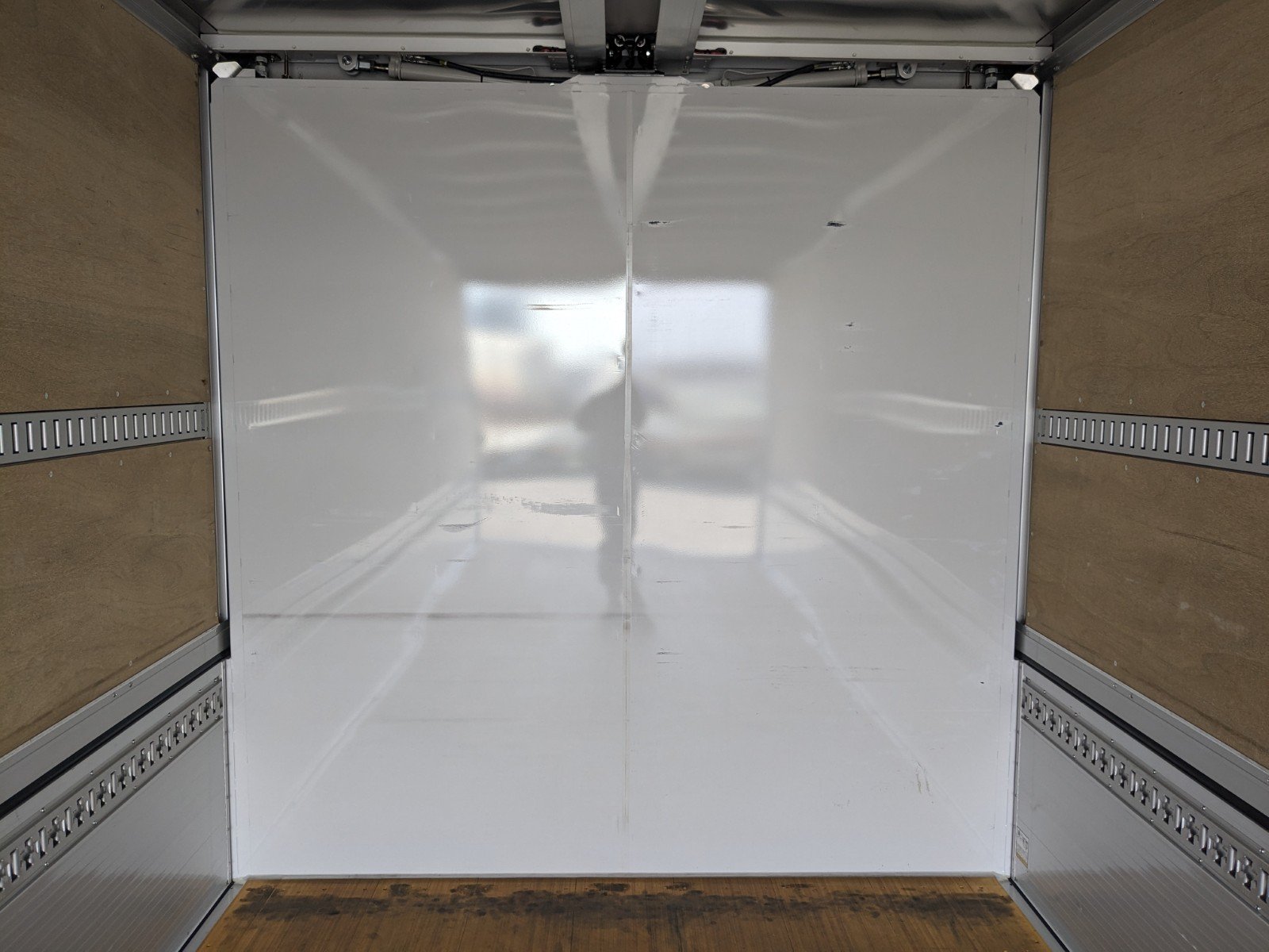 vehicle_image_20260501113414oMtyN4naCV.jpg
