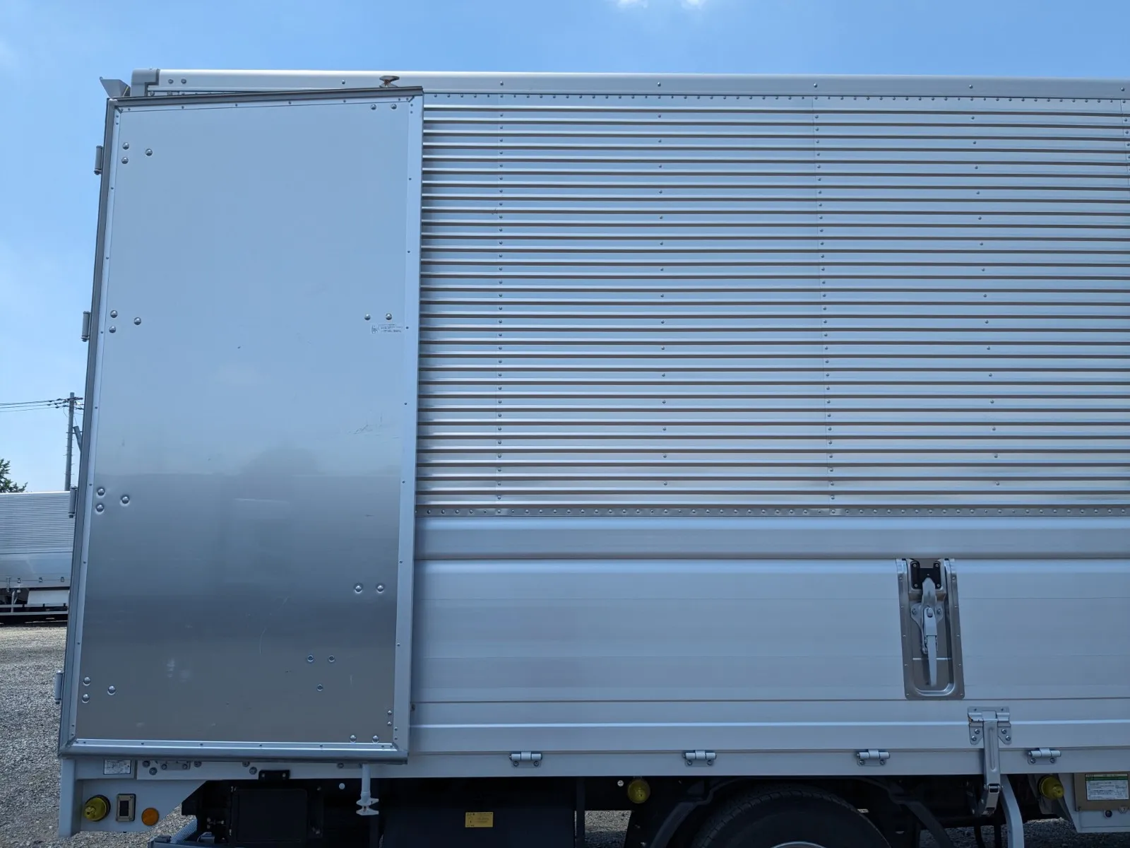 vehicle_image_20260710100157koUShjeIZg.webp