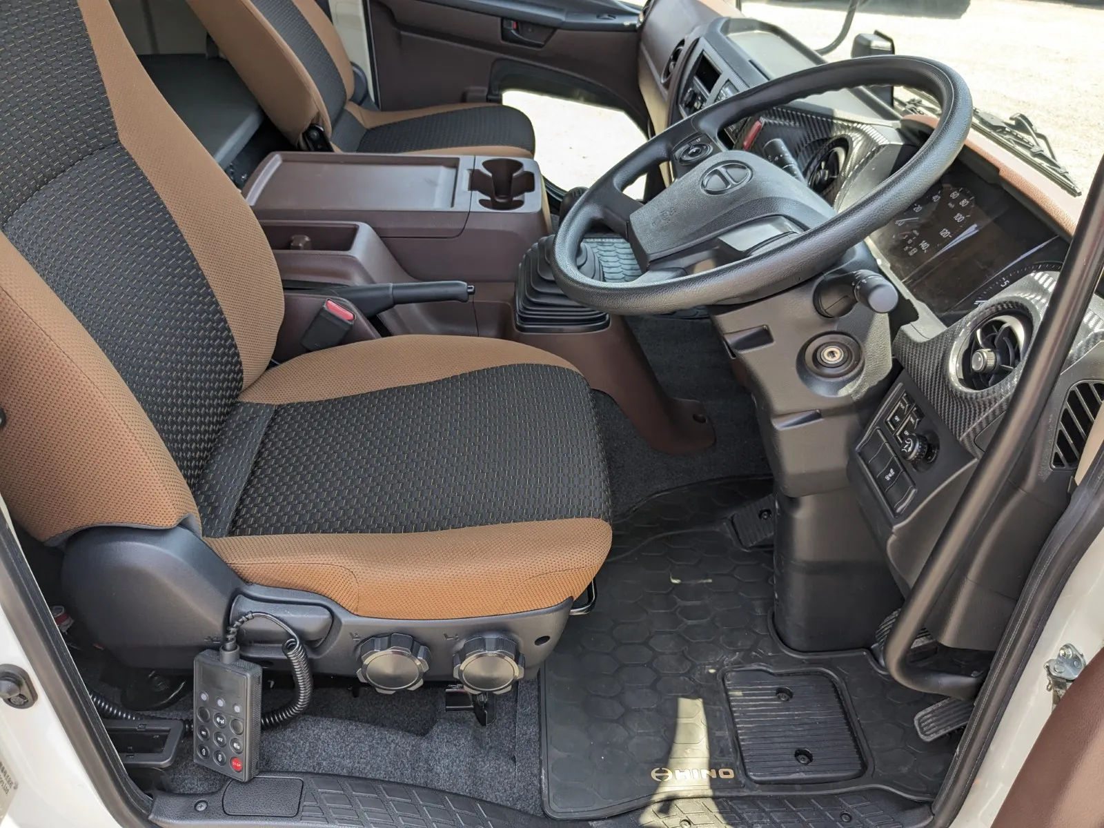 vehicle_image_20260710100200L2kD99J5OS.webp