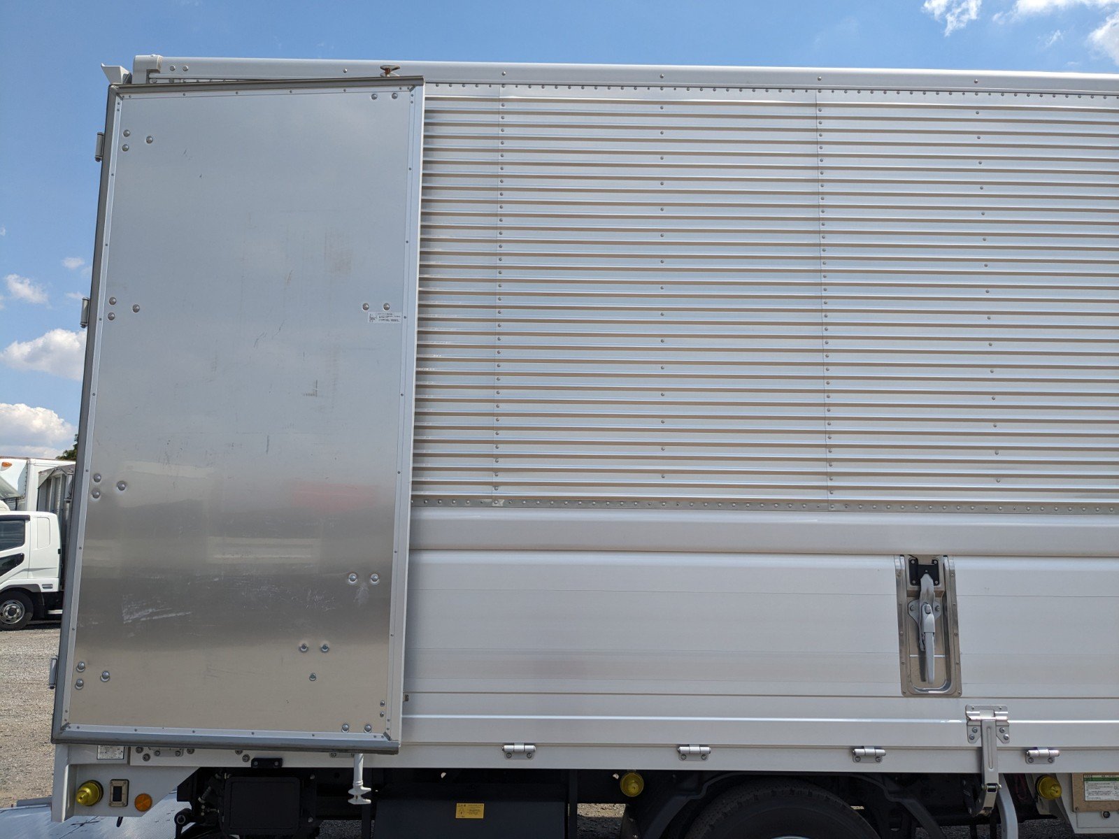 vehicle_image_202605190930318Ob0yejdd2.jpg