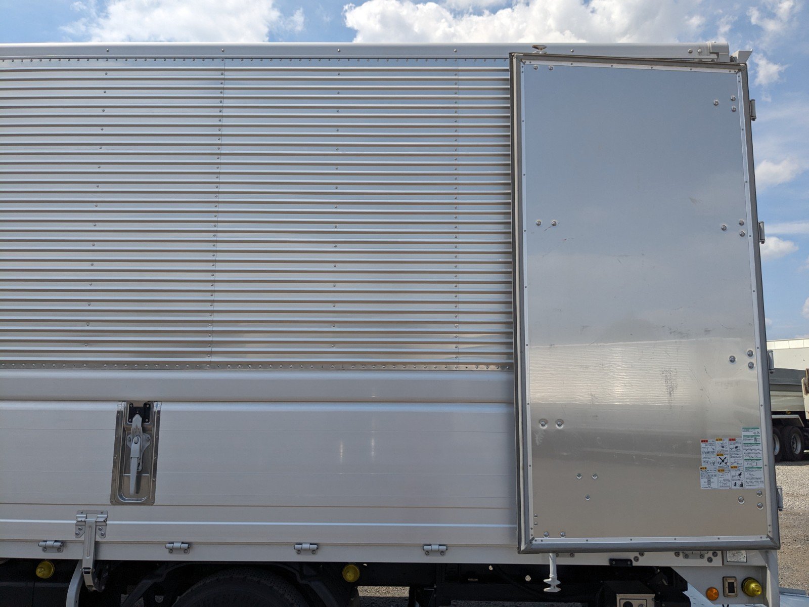 vehicle_image_20260519093031qeliKeAslr.jpg