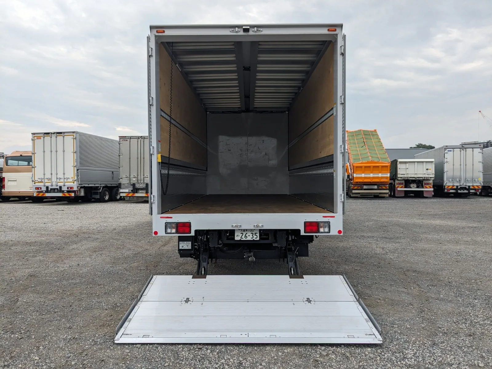 vehicle_image_20260714110341h0qoipiXvQ.webp