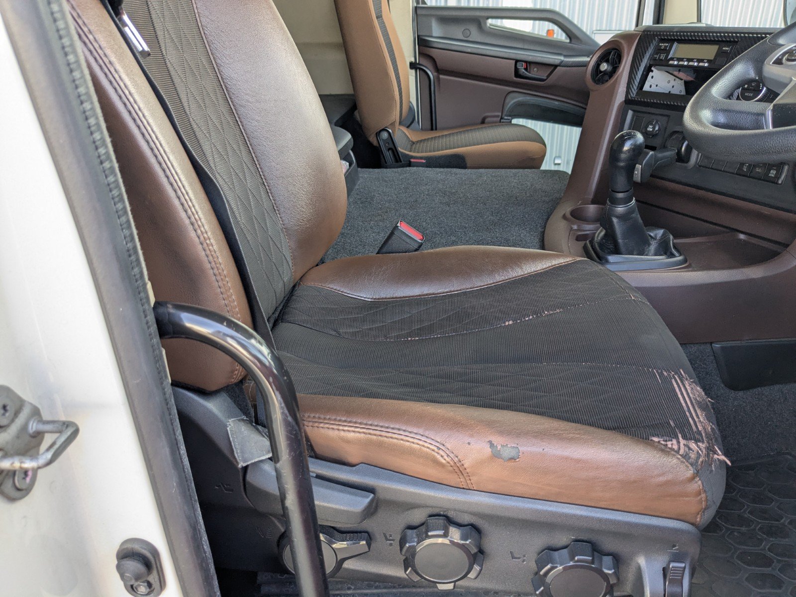 vehicle_image_20260612155512QzTkLIL0zT.jpg