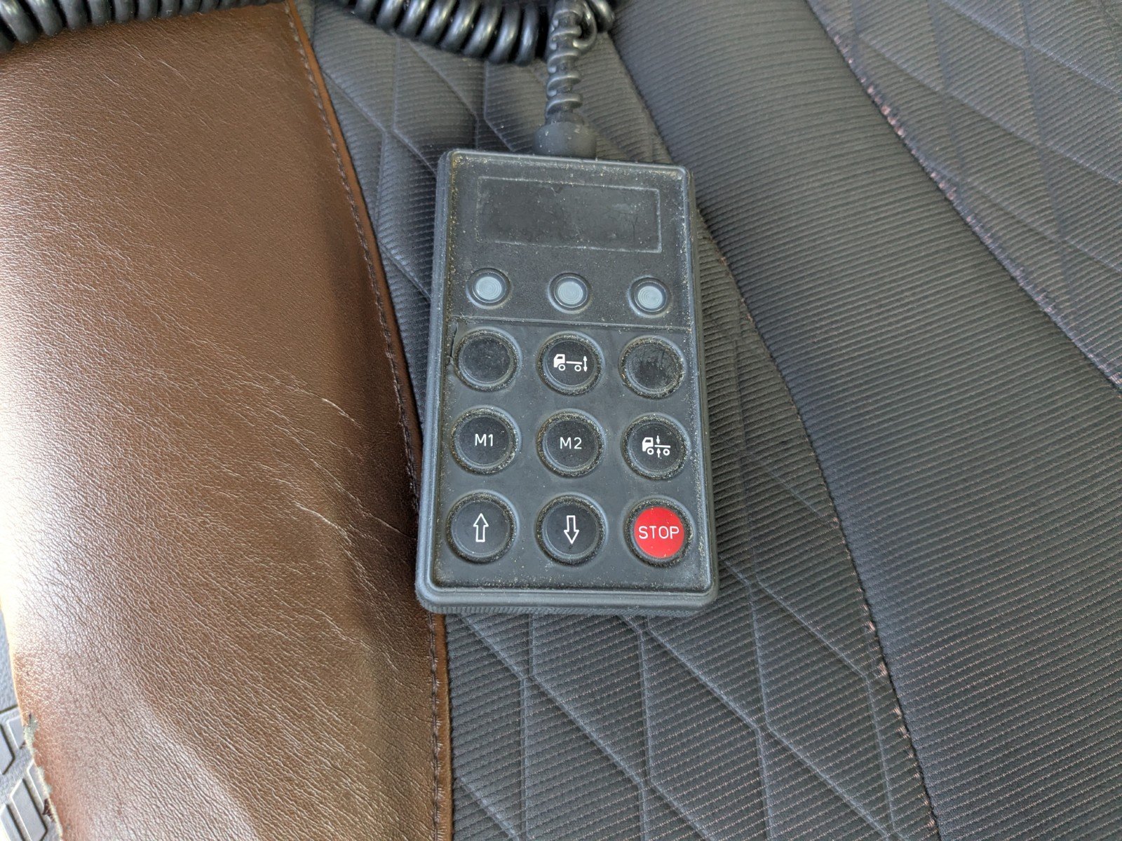vehicle_image_20260612155512RGcbzLiIFW.jpg