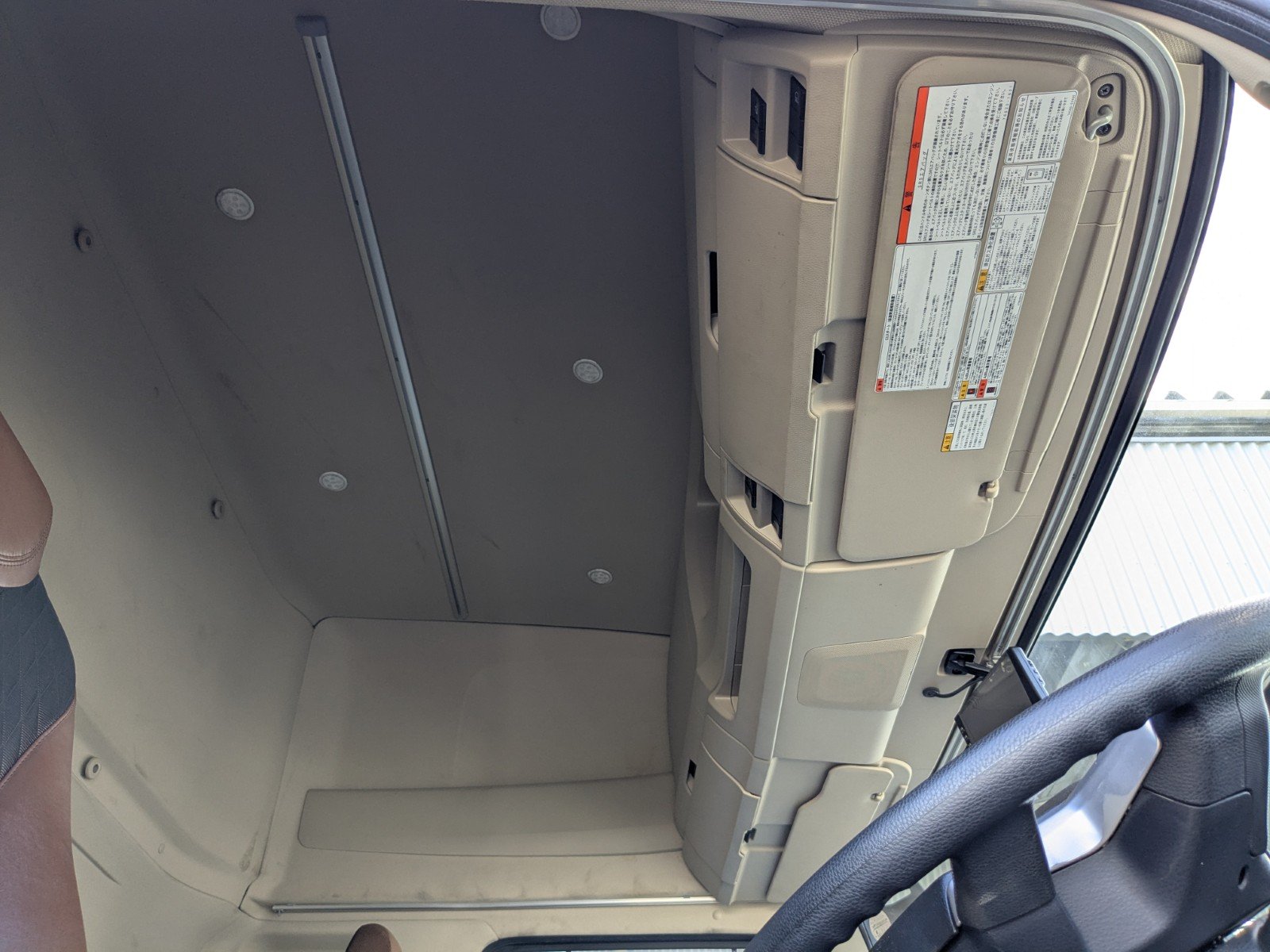 vehicle_image_20260612155512dQ9XW7huRl.jpg