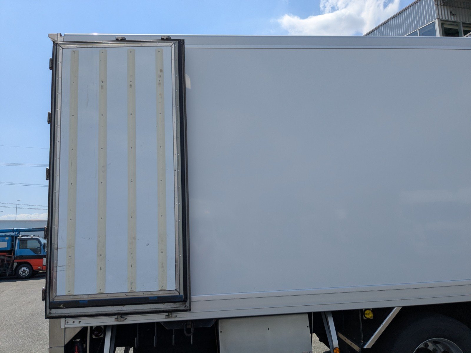 vehicle_image_20260527142642h34l1Djgq4.jpg