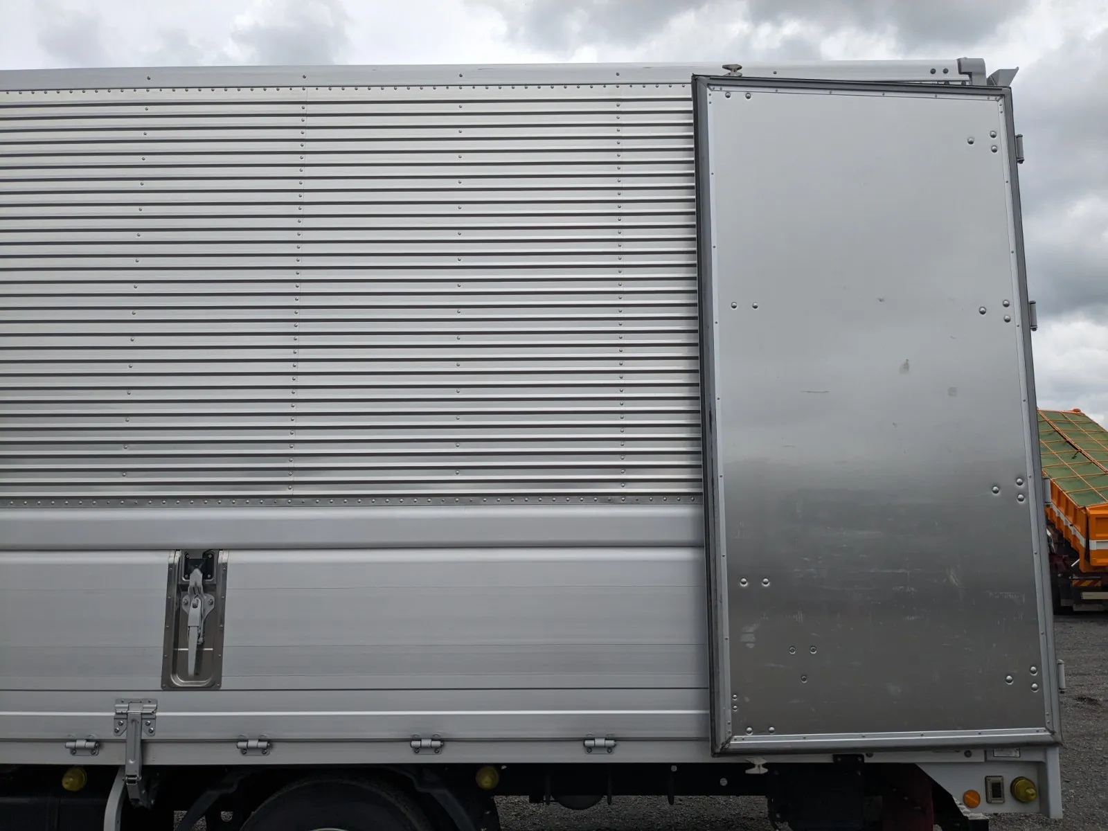 vehicle_image_20260707111312MrznuIAU74.webp