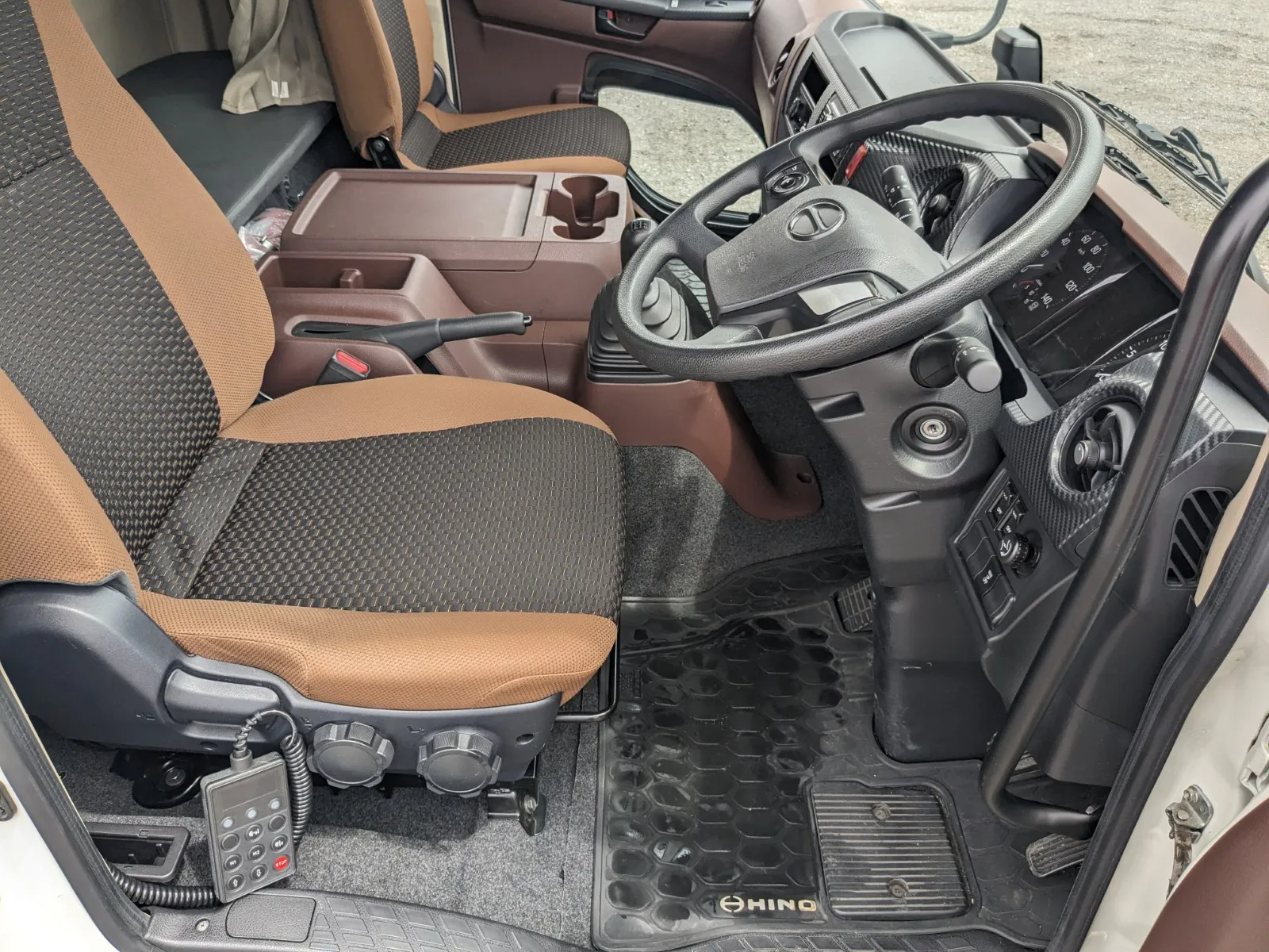 vehicle_image_202607071113179YbXKmj4lP.webp