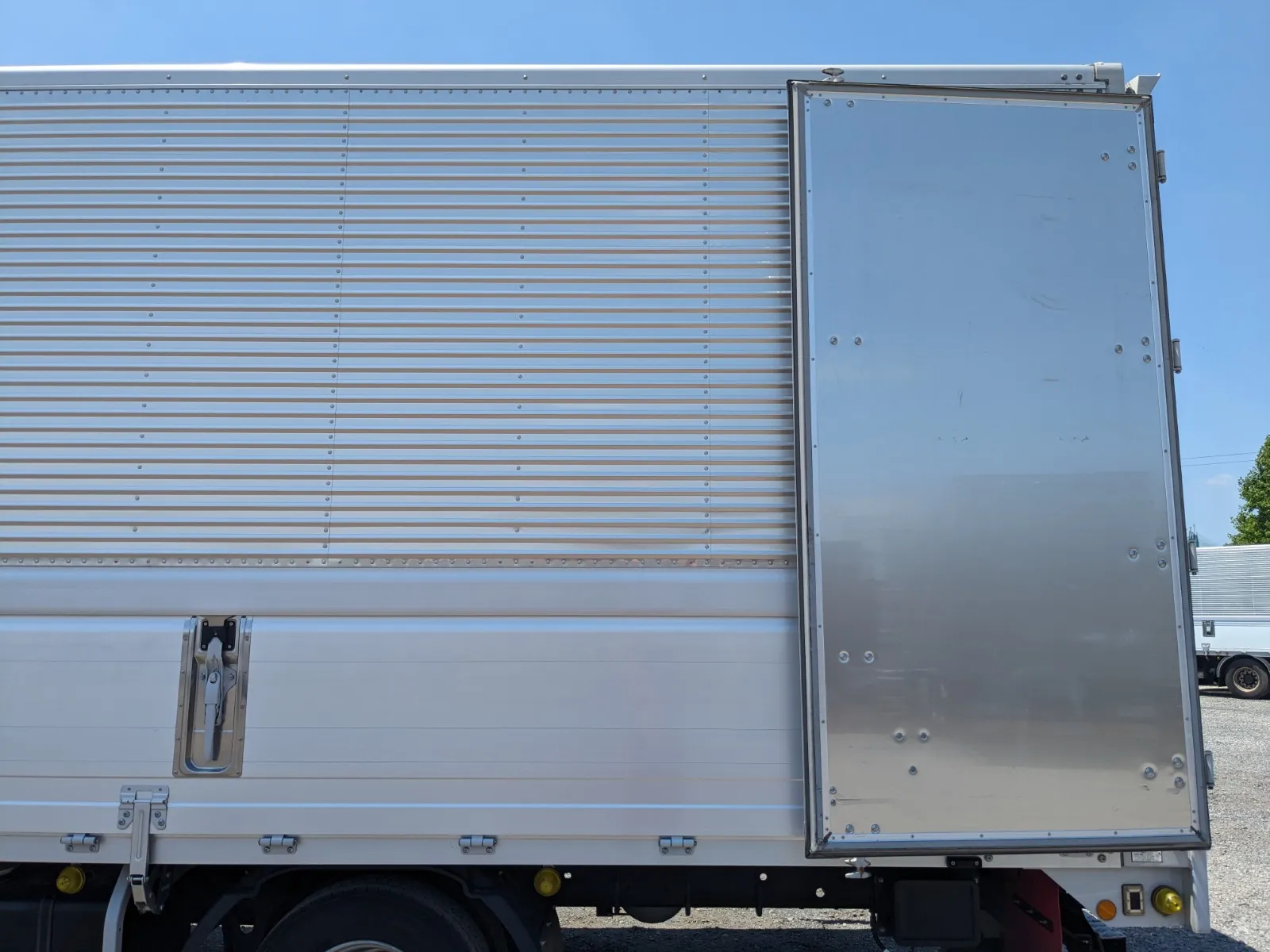 vehicle_image_20260710095142crsiw9Pkxl.webp
