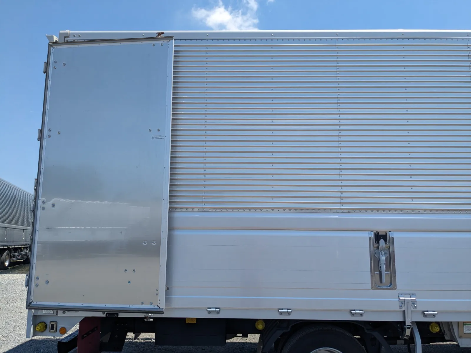 vehicle_image_20260710095144OY92IcBOgh.webp