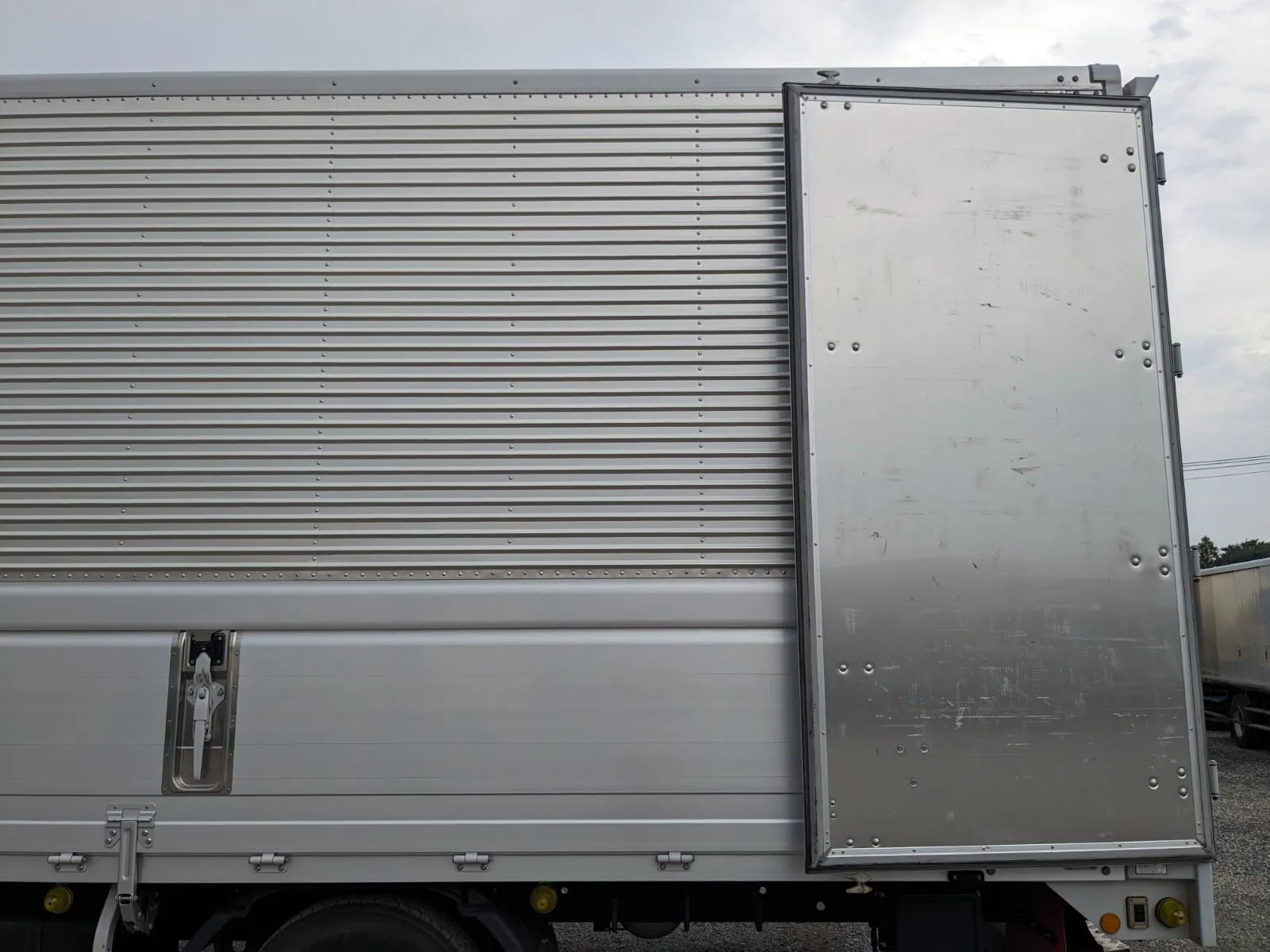 vehicle_image_20260714104625leHmt5mjbE.webp