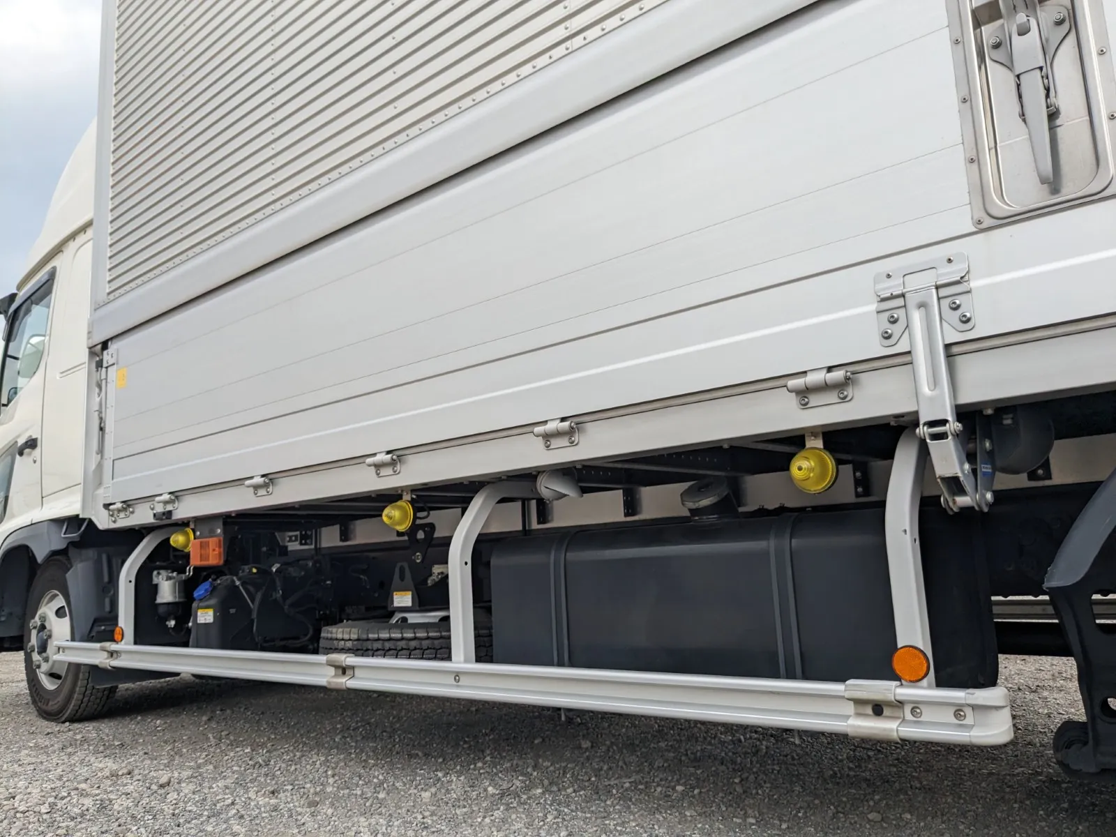 vehicle_image_20260714104627UfZtRXCuxk.webp