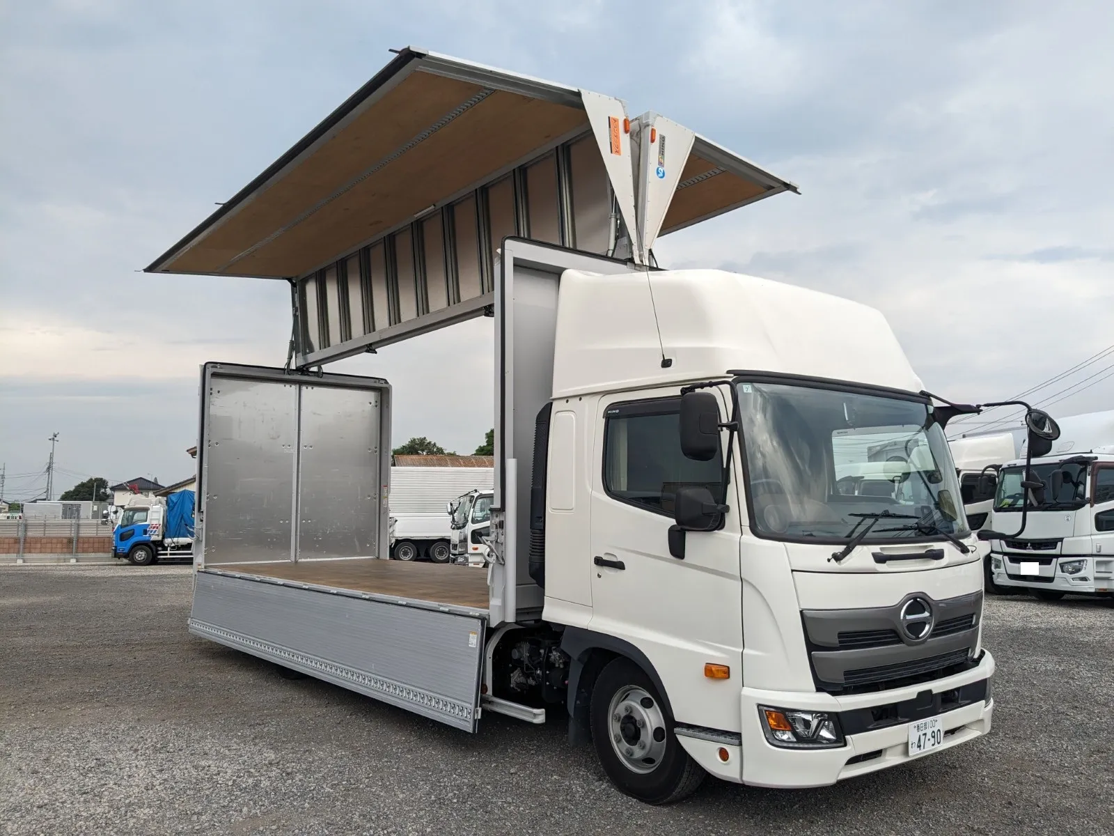 vehicle_image_20260714104629evWcYjk8Te.webp