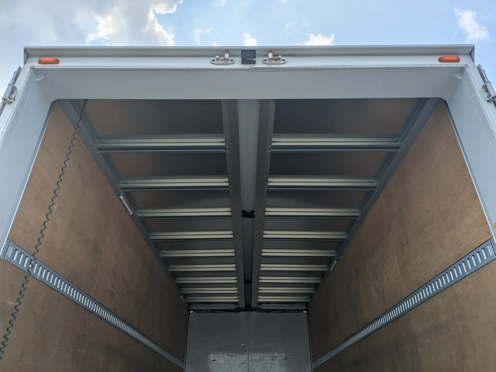 vehicle_image_202608041127548KPazvZgfT.webp