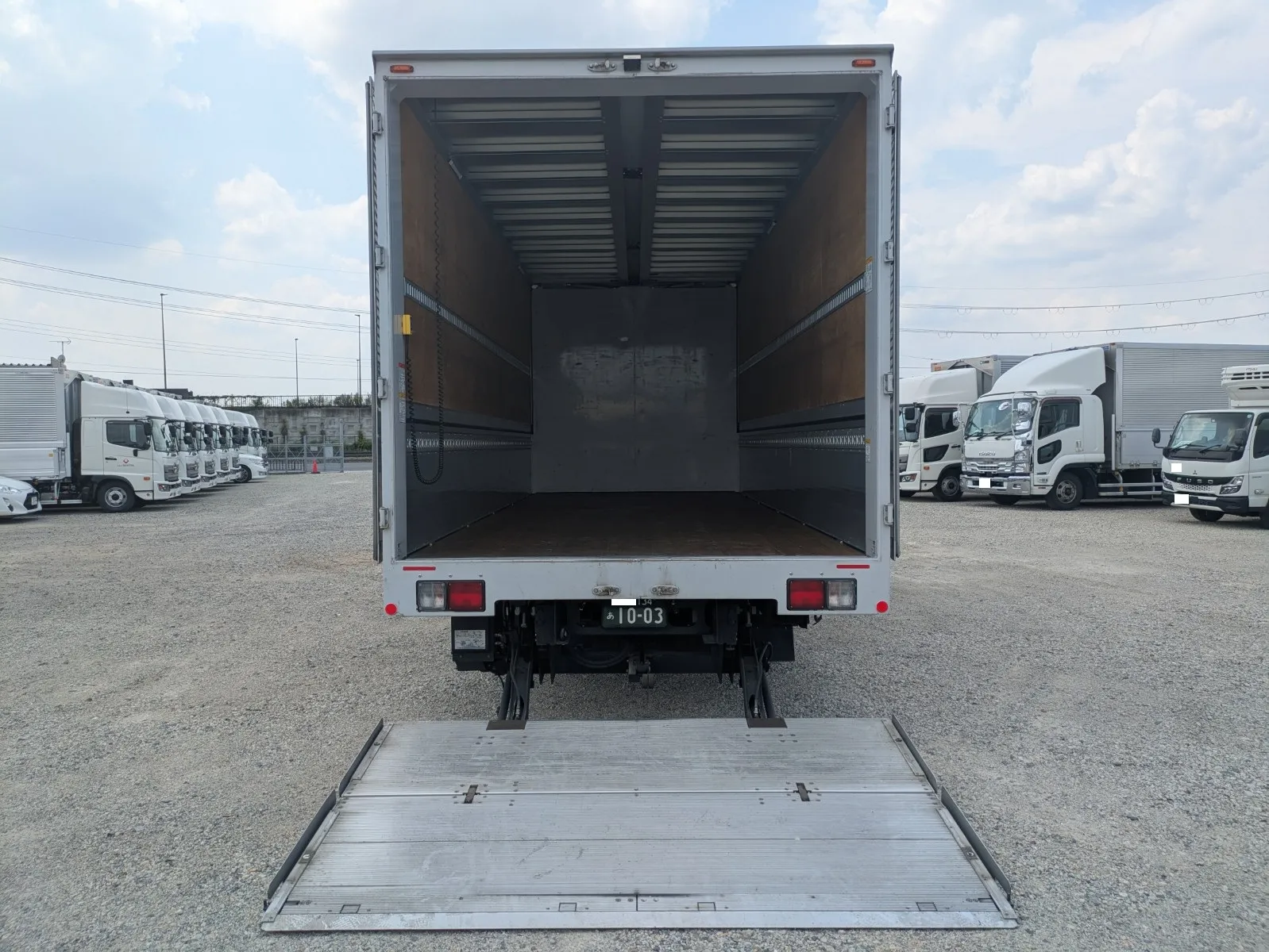 vehicle_image_20260804112754AtLvqriKyv.webp