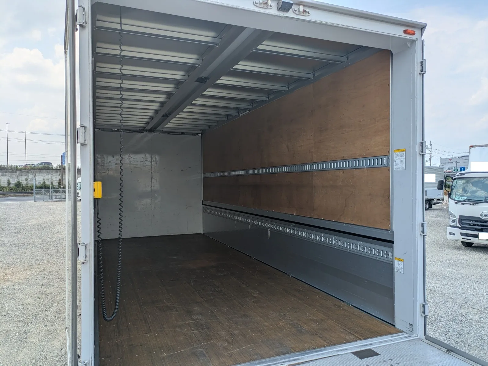 vehicle_image_20260804112757vAv576FV4I.webp