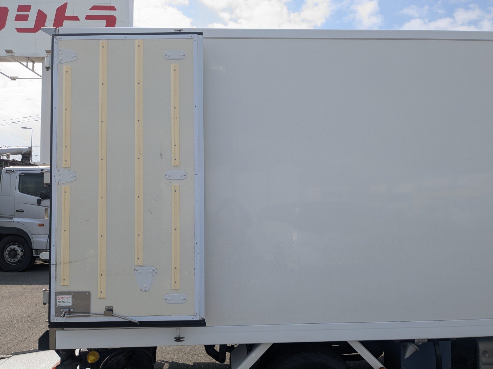 vehicle_image_20260224094339NnRQmcqytt.jpg