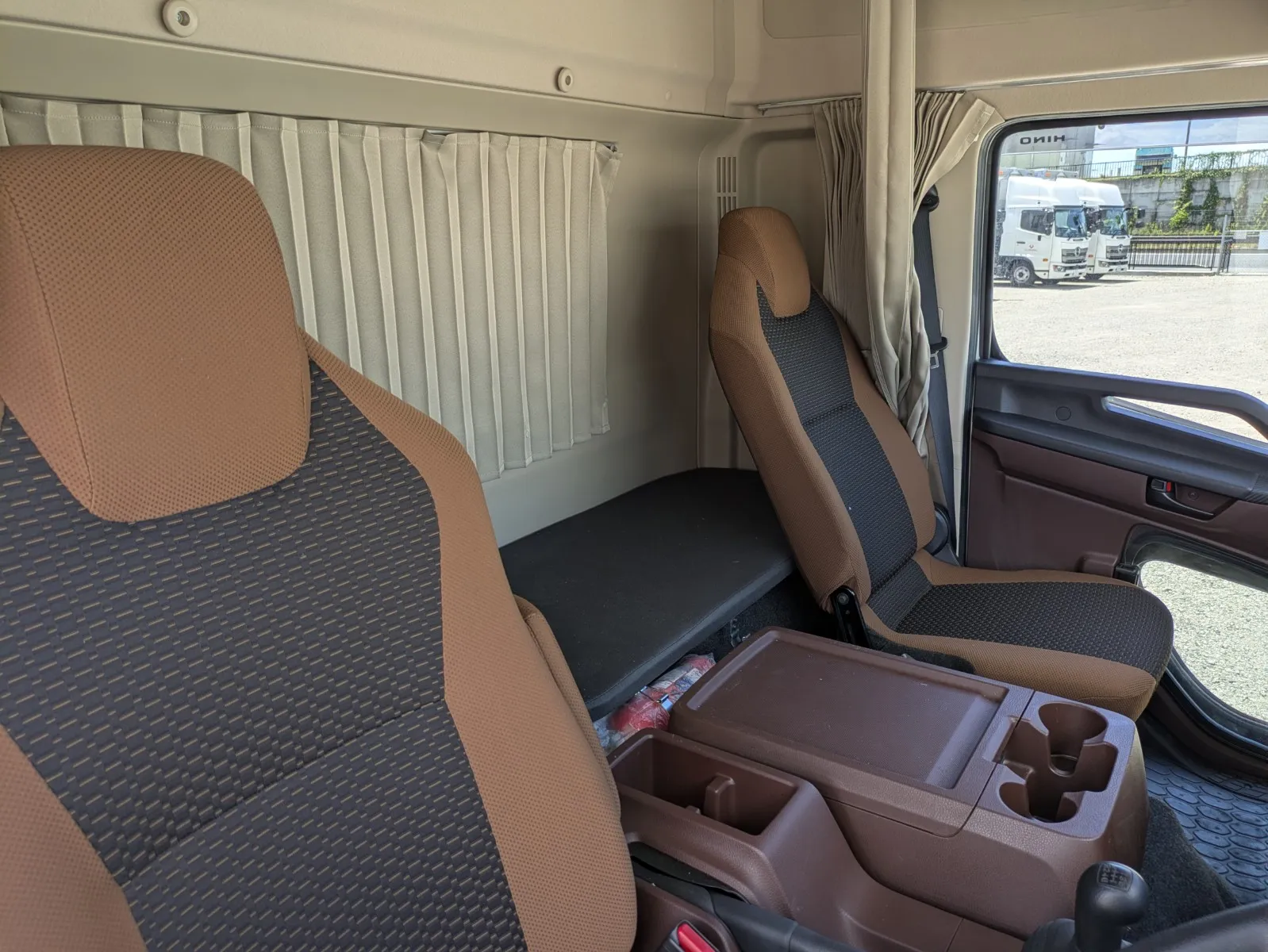 vehicle_image_20260806142633lTwB0zd4Di.webp